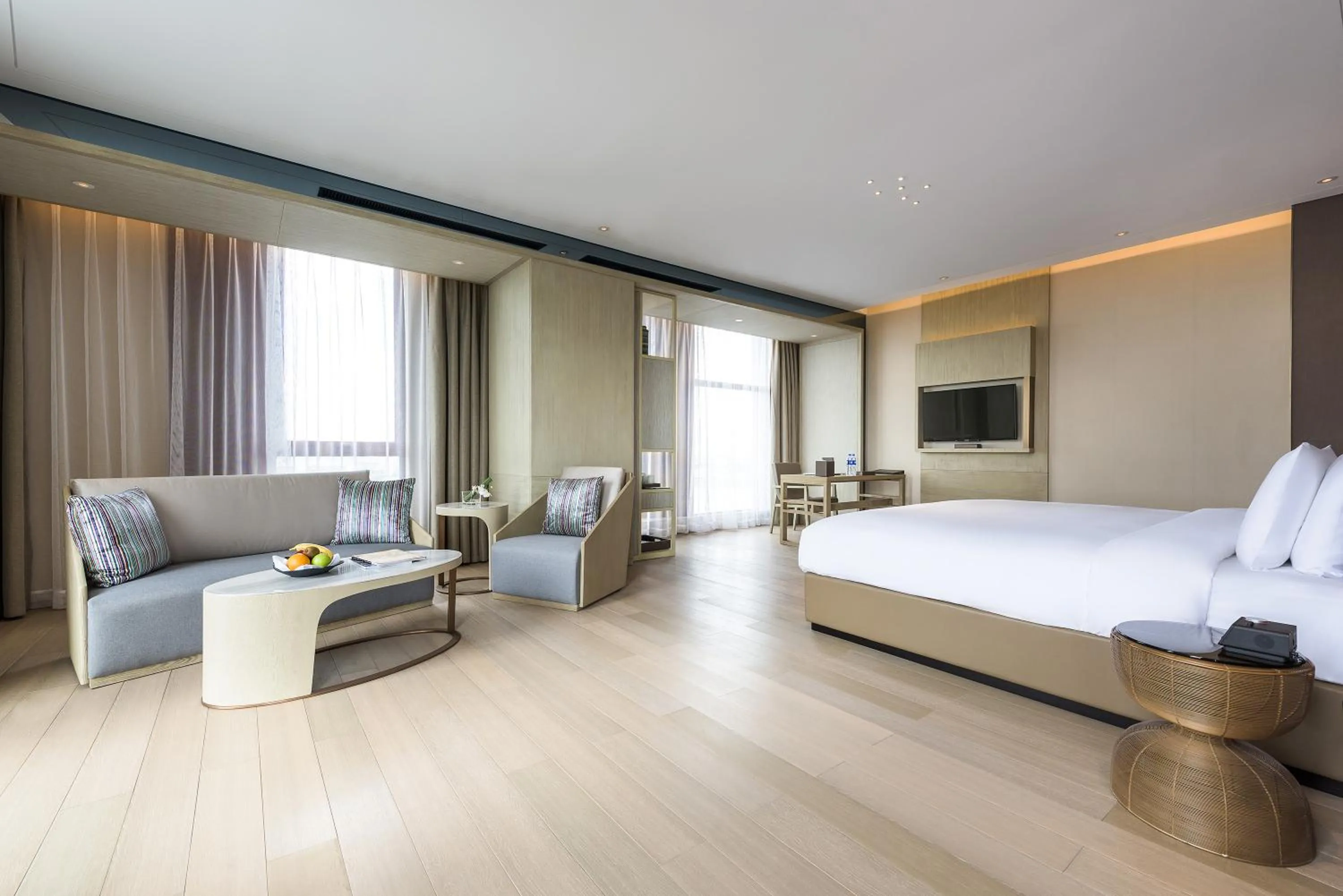 Photo of the whole room, Bed in Novotel Shanghai Clover