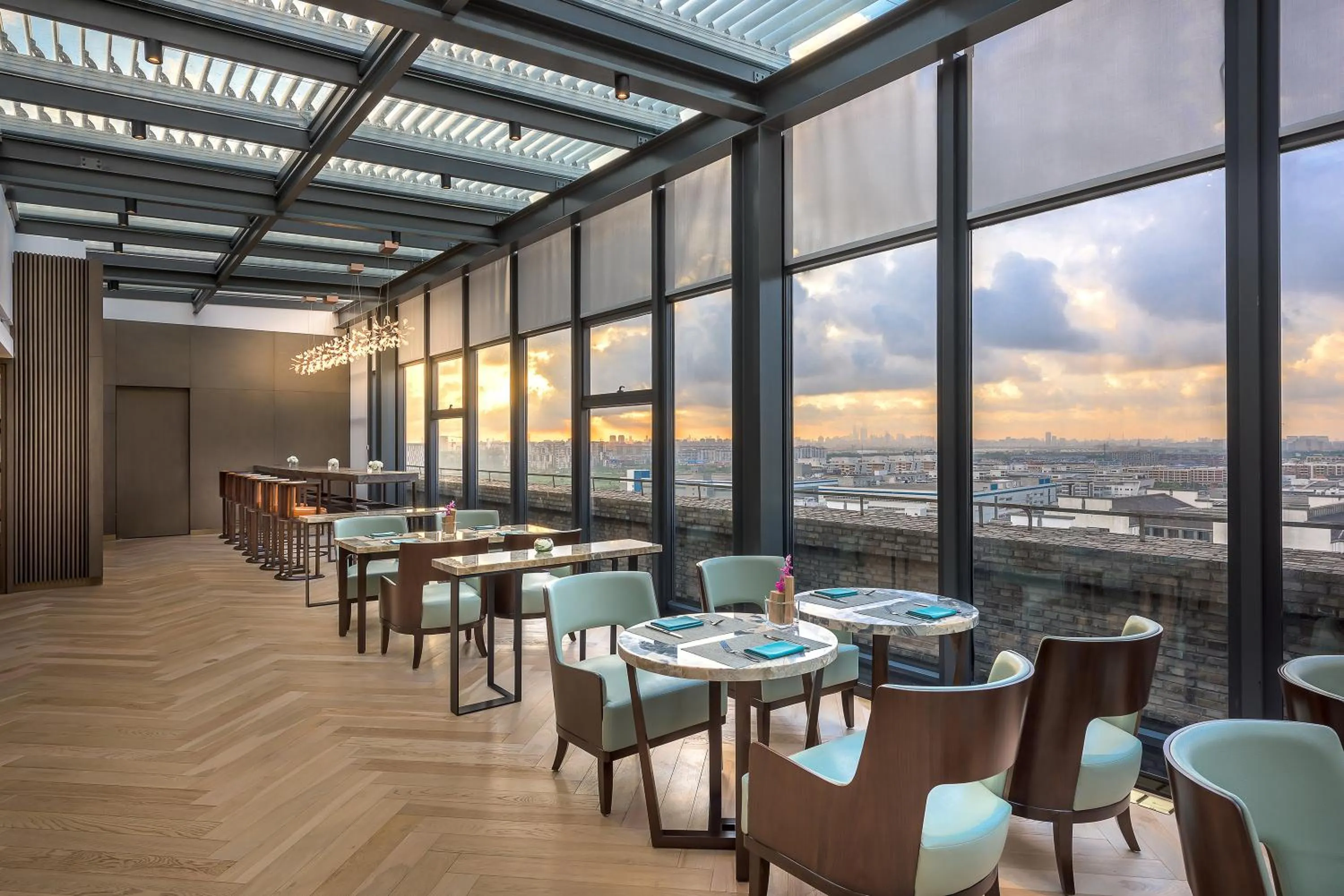 Restaurant/places to eat in Novotel Shanghai Clover