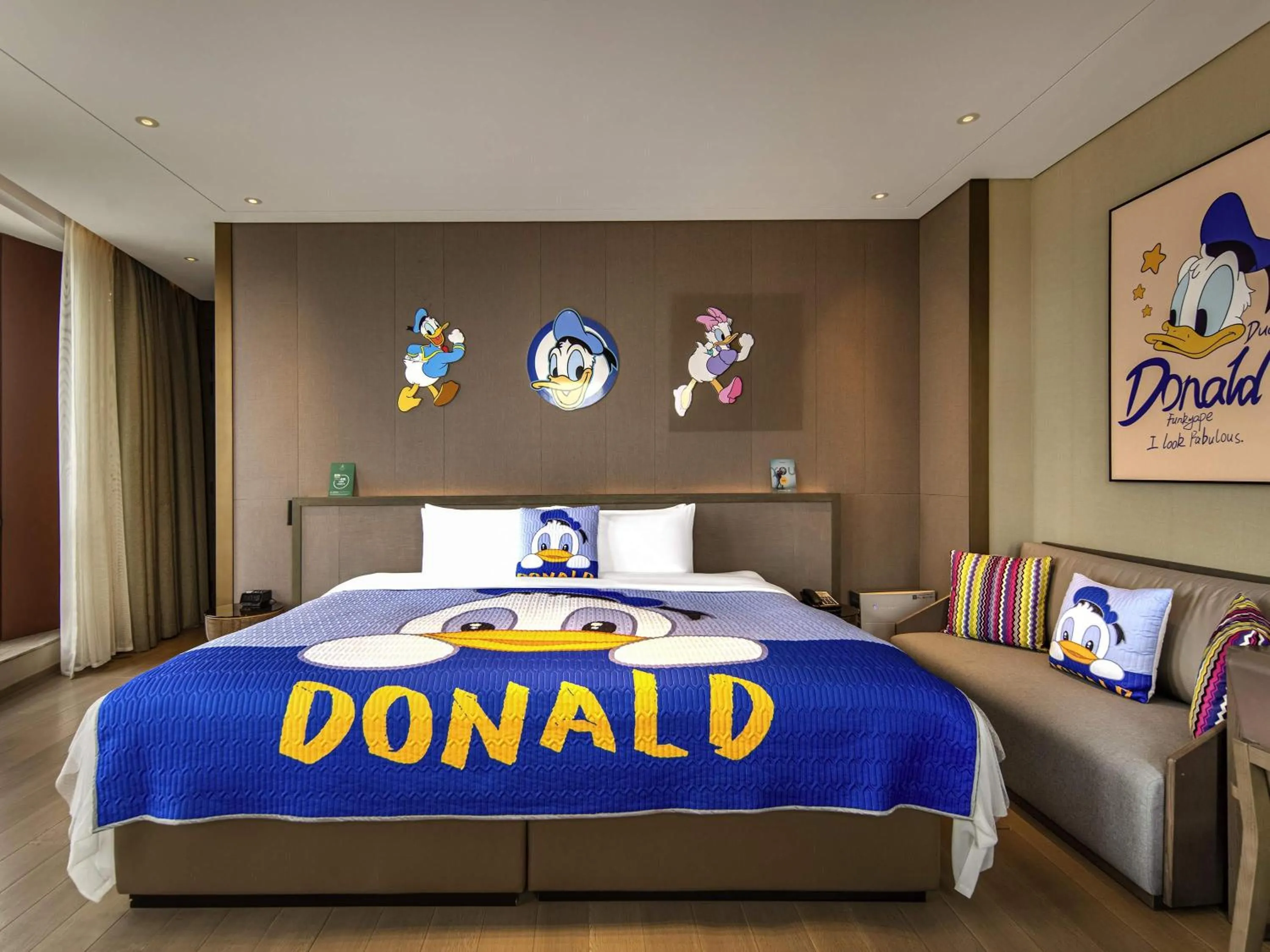 Photo of the whole room, Bed in Novotel Shanghai Clover