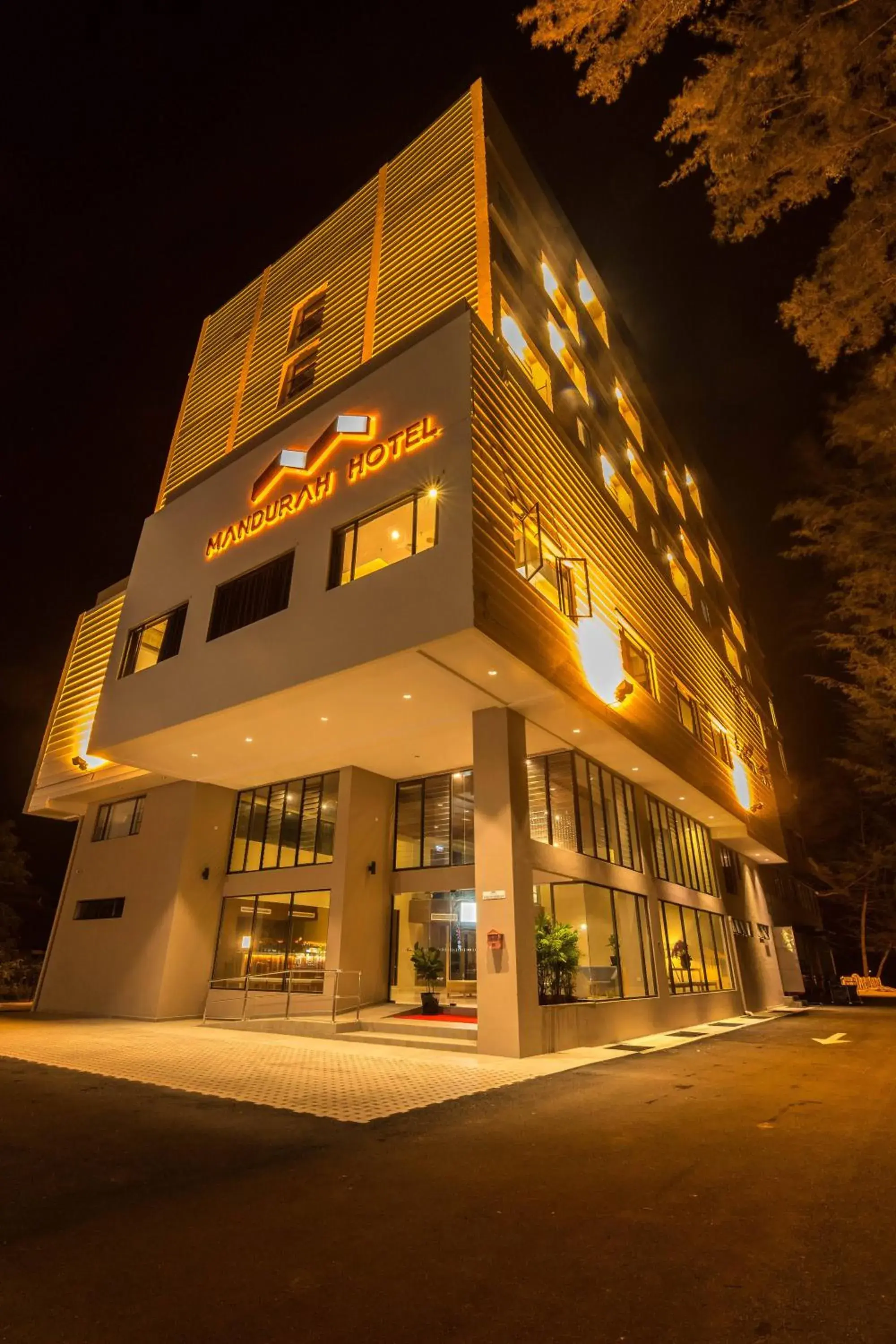 Property building in Mandurah Hotel Property building in Mandurah Hotel