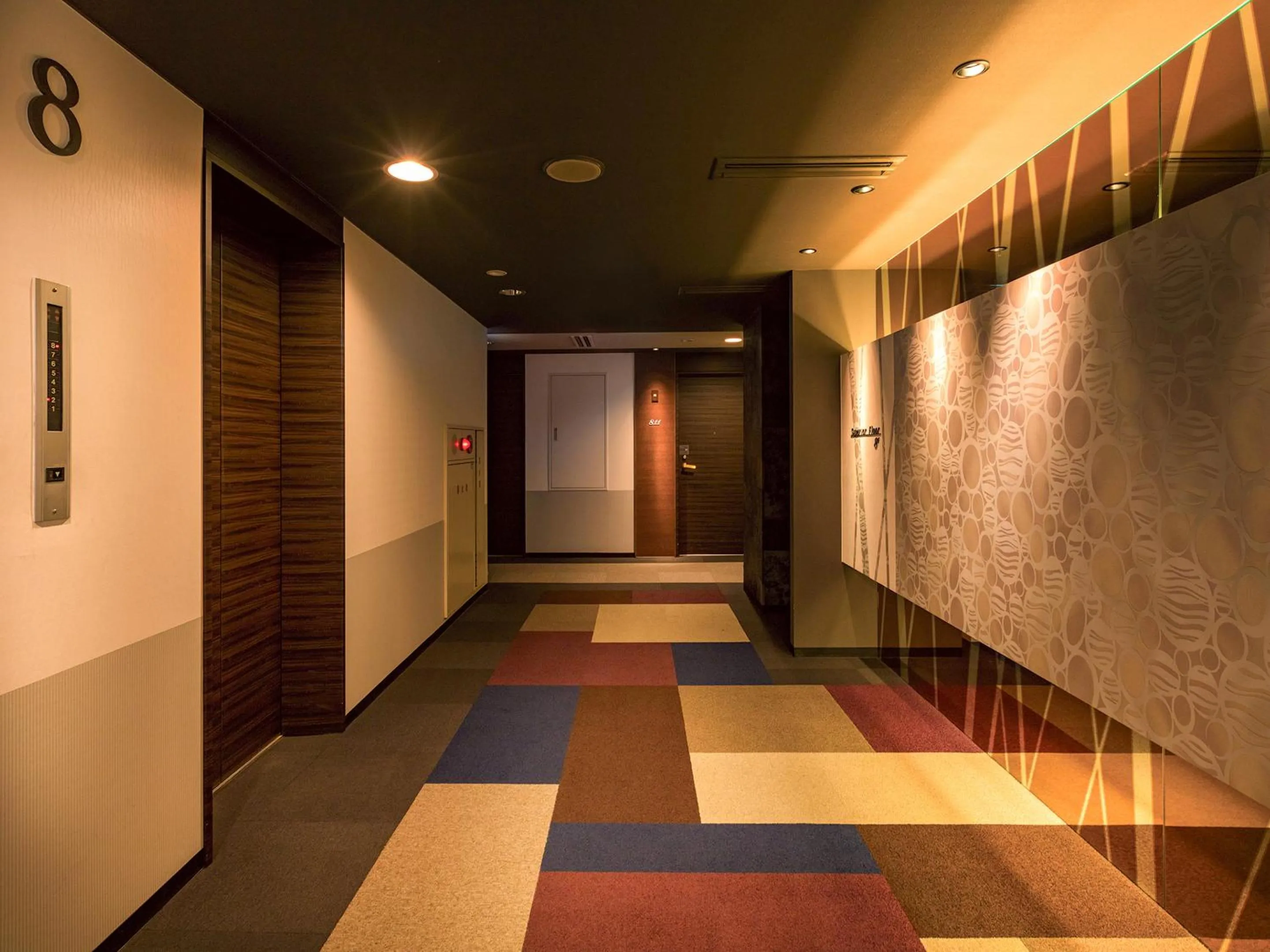 elevator in Tokai City Hotel