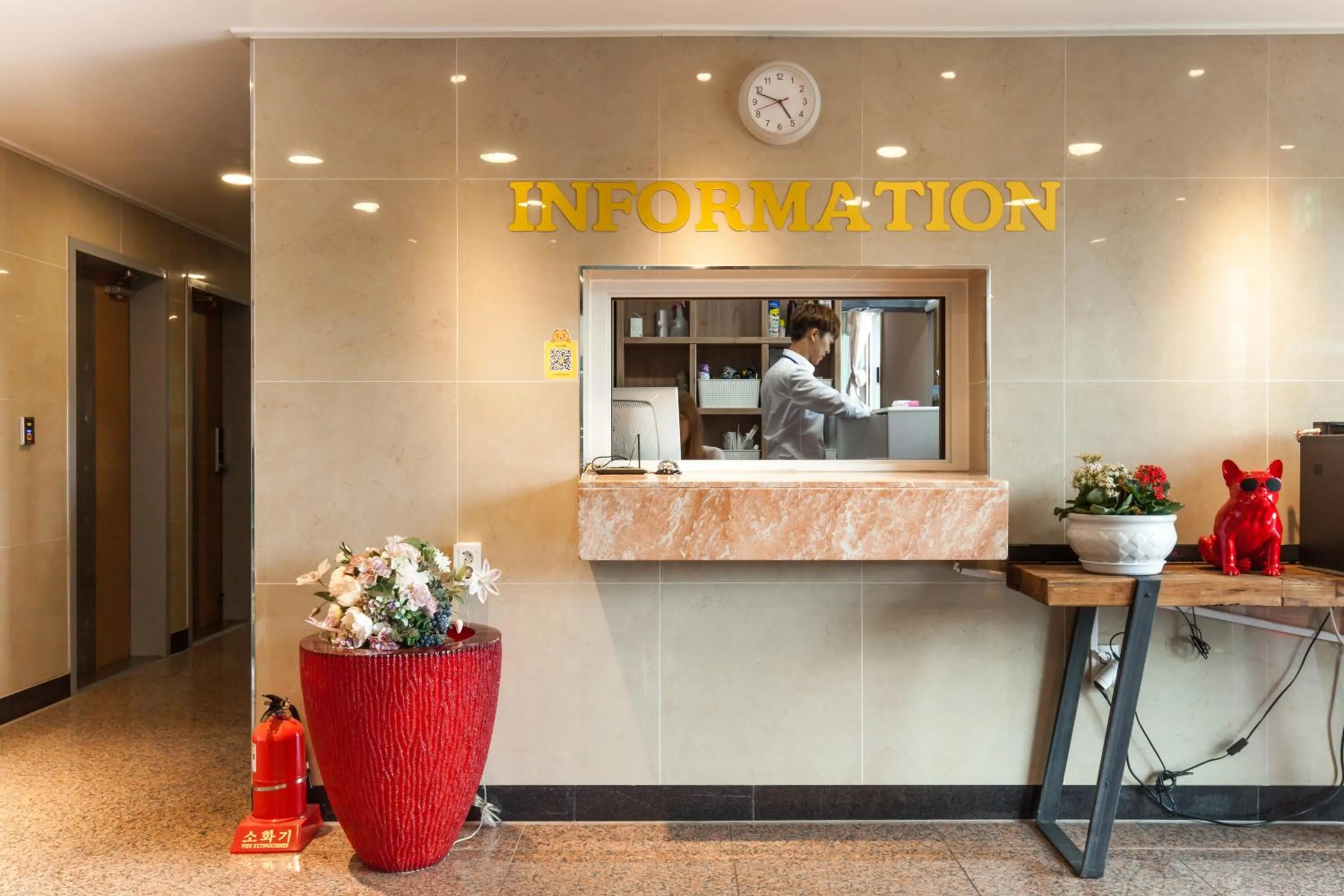 Staff in Fantastic Ocean View Sydney Hotel