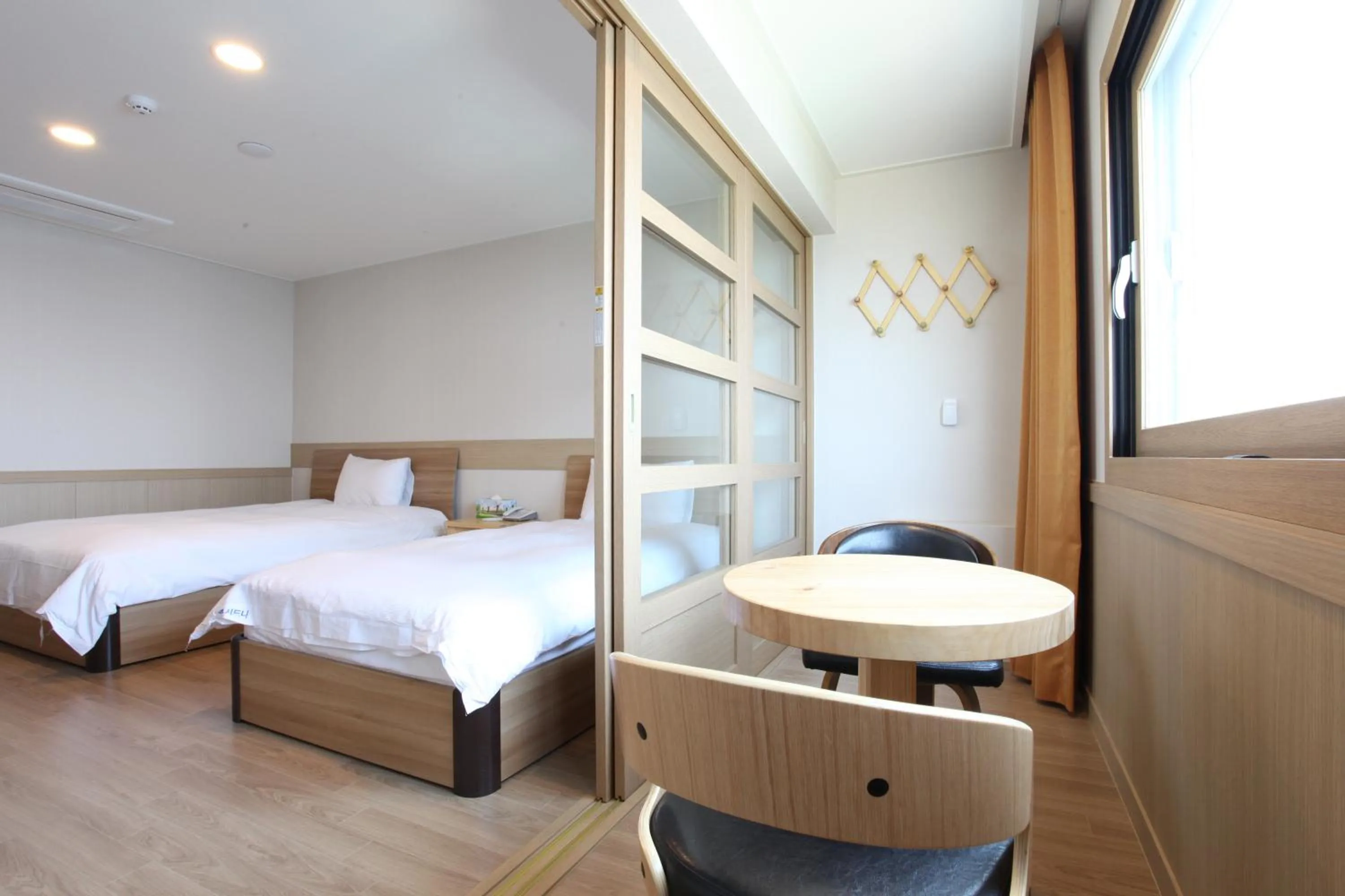 Bed in Fantastic Ocean View Sydney Hotel