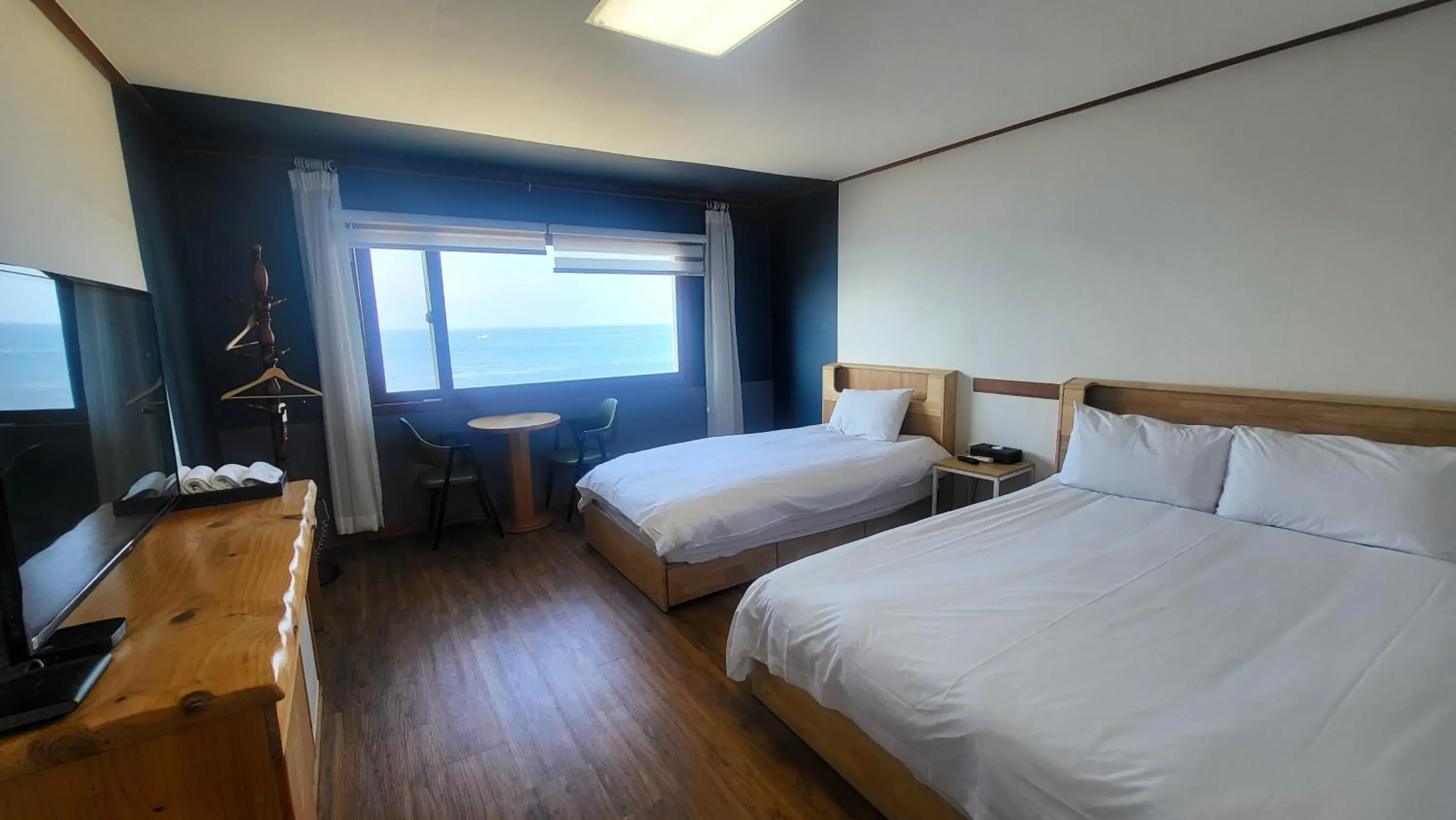 Bed in Fantastic Ocean View Sydney Hotel Bed in Fantastic Ocean View Sydney Hotel