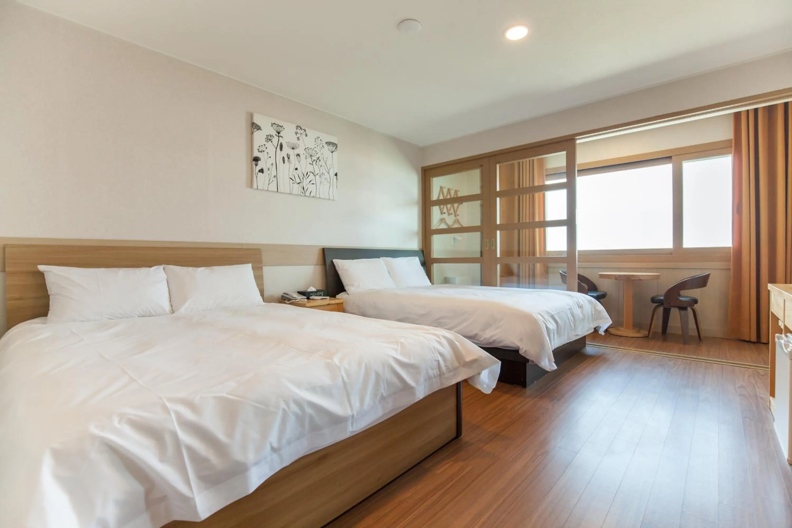 Bed in Fantastic Ocean View Sydney Hotel