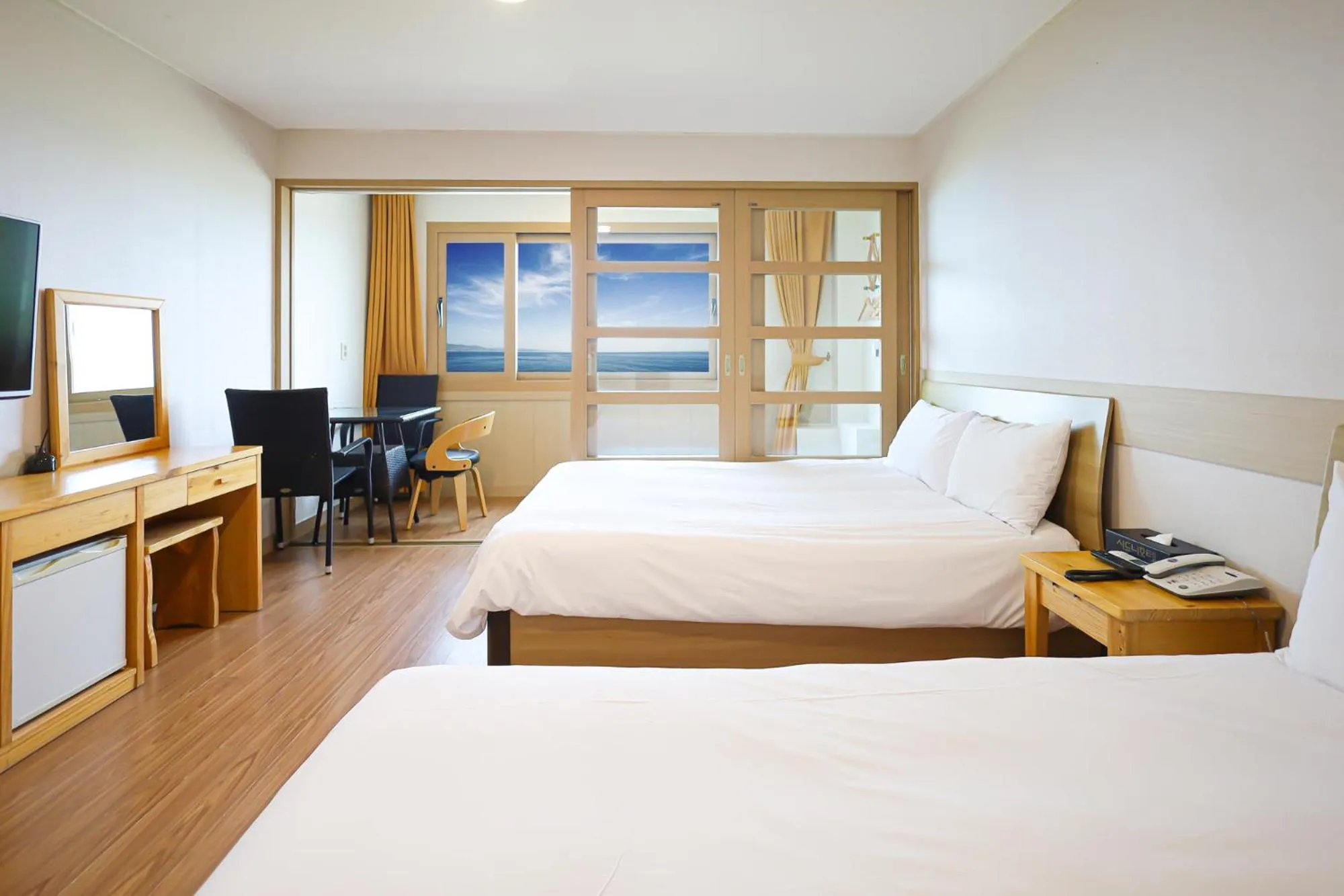 View (from property/room), Bed in Fantastic Ocean View Sydney Hotel