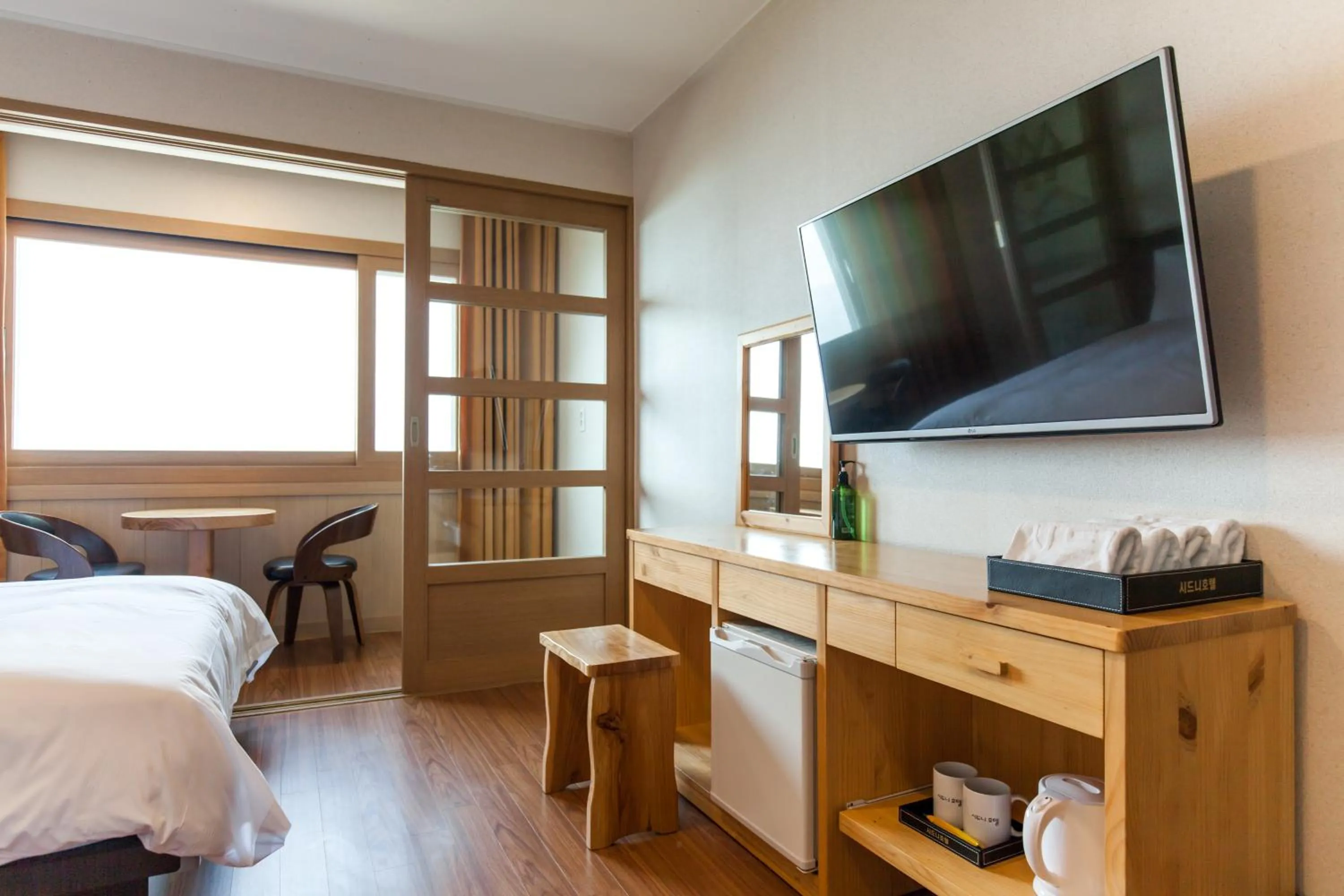 Bed in Fantastic Ocean View Sydney Hotel