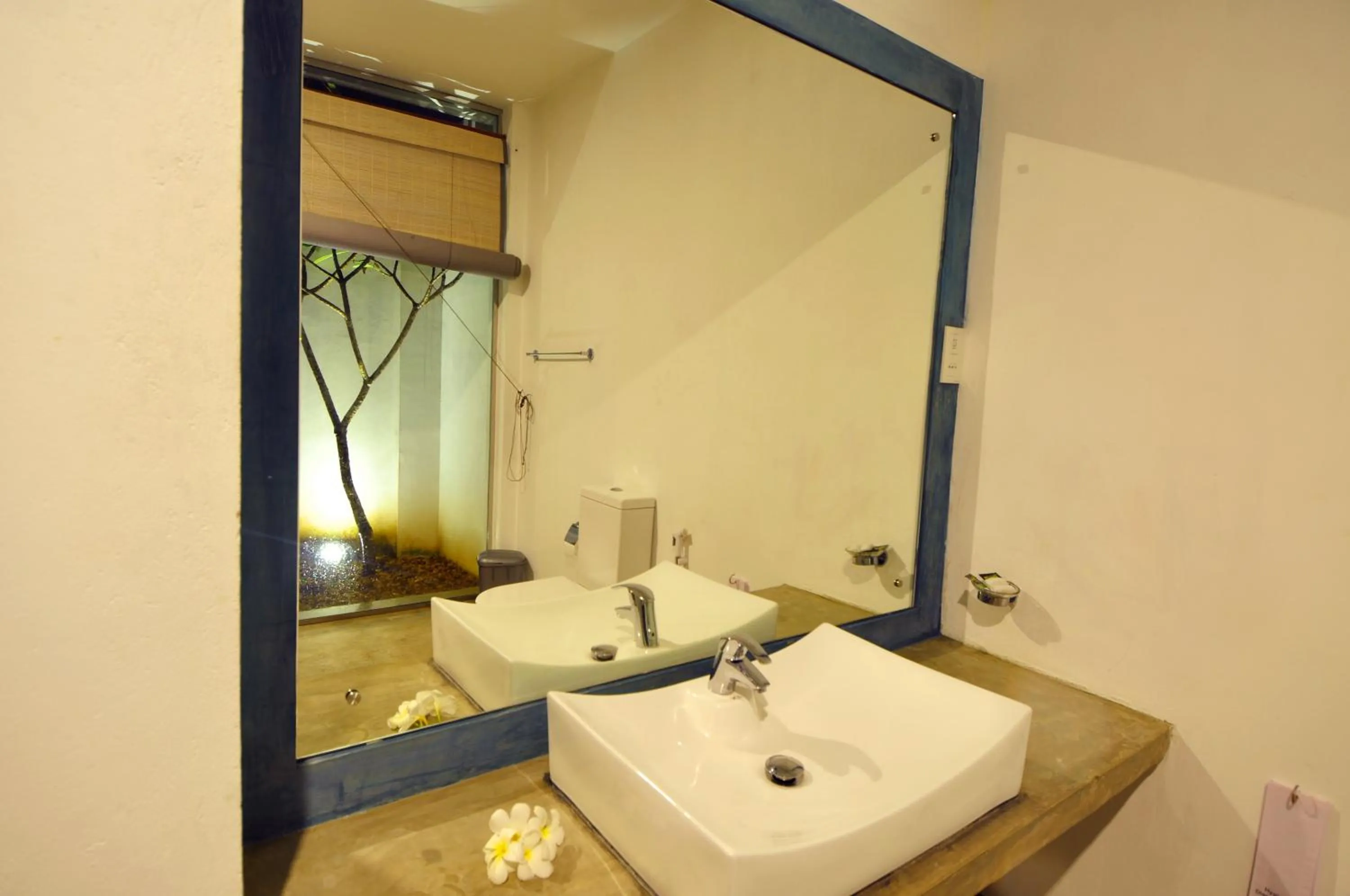 Bathroom in Clock Inn Dehiwala