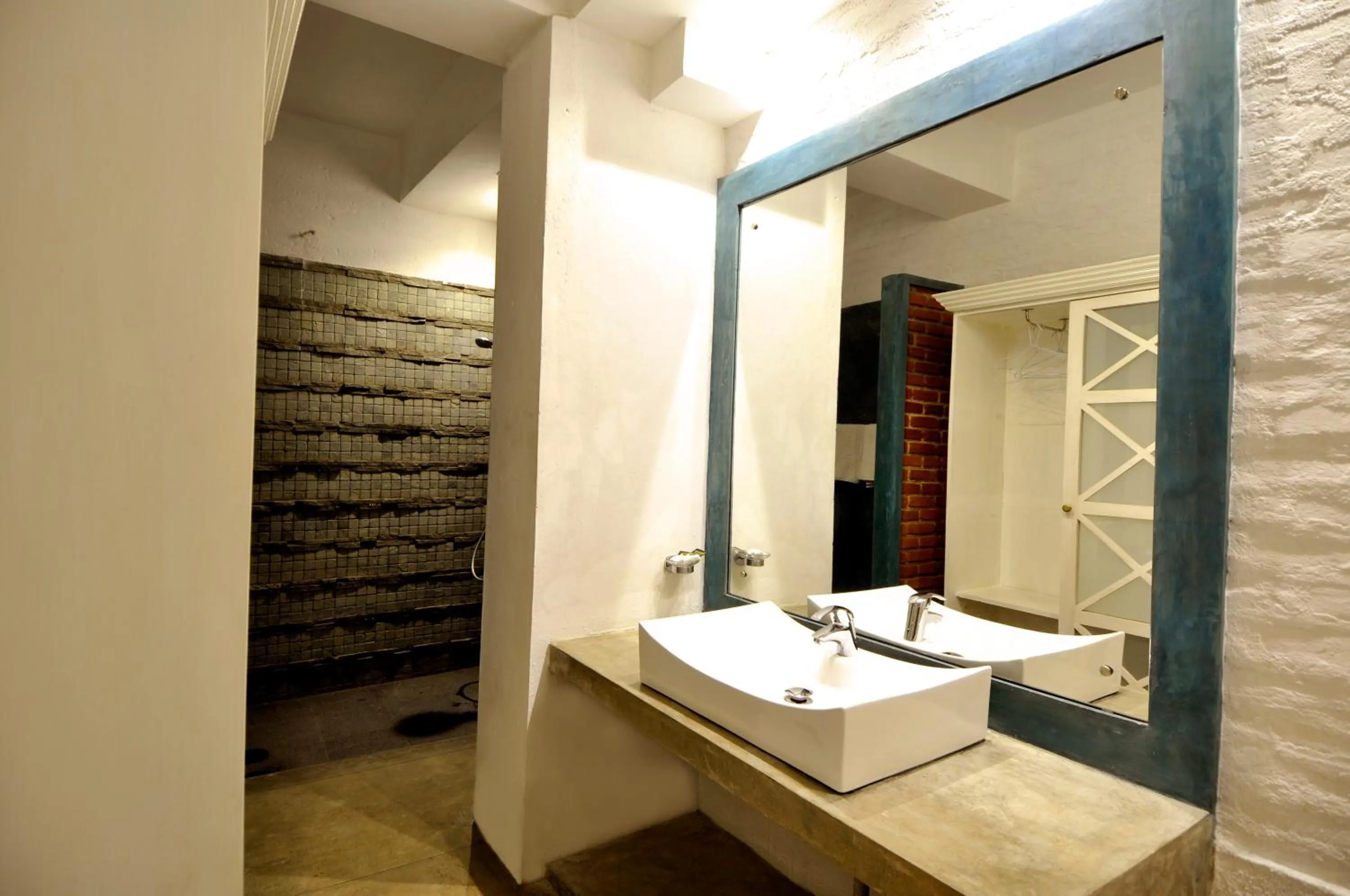 Bathroom in Clock Inn Dehiwala