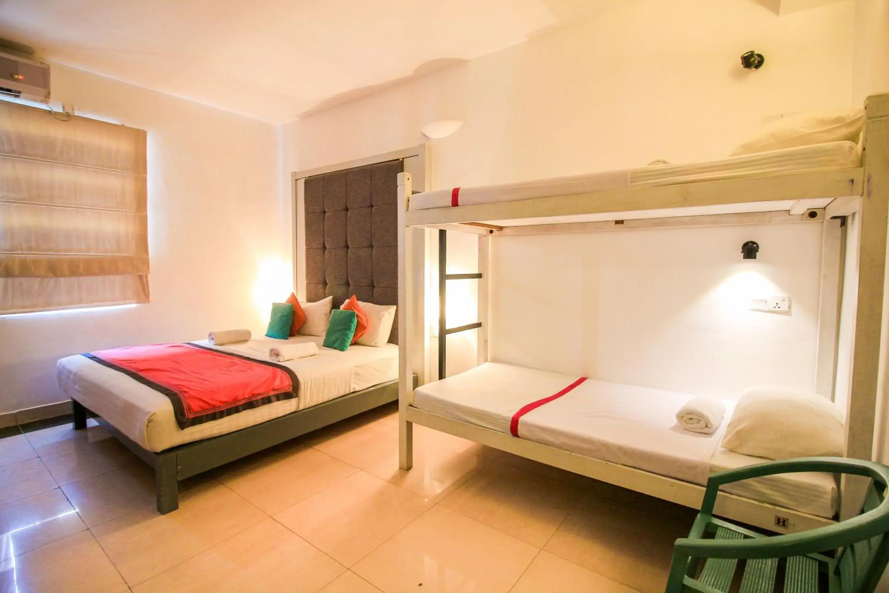 Comfort Quadruple Room in Clock Inn Dehiwala Comfort Quadruple Room in Clock Inn Dehiwala