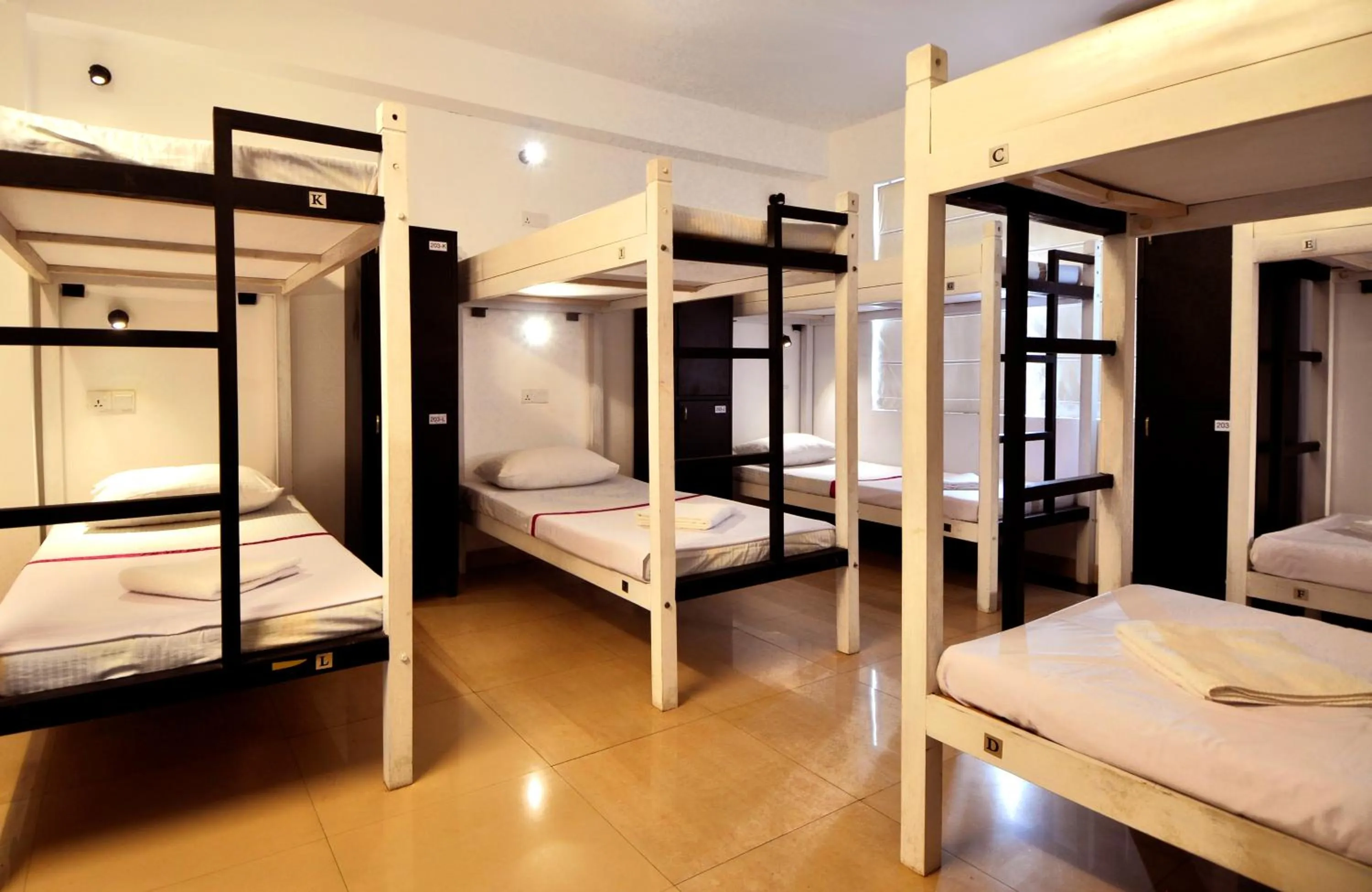 bunk bed, Bed in Clock Inn Dehiwala