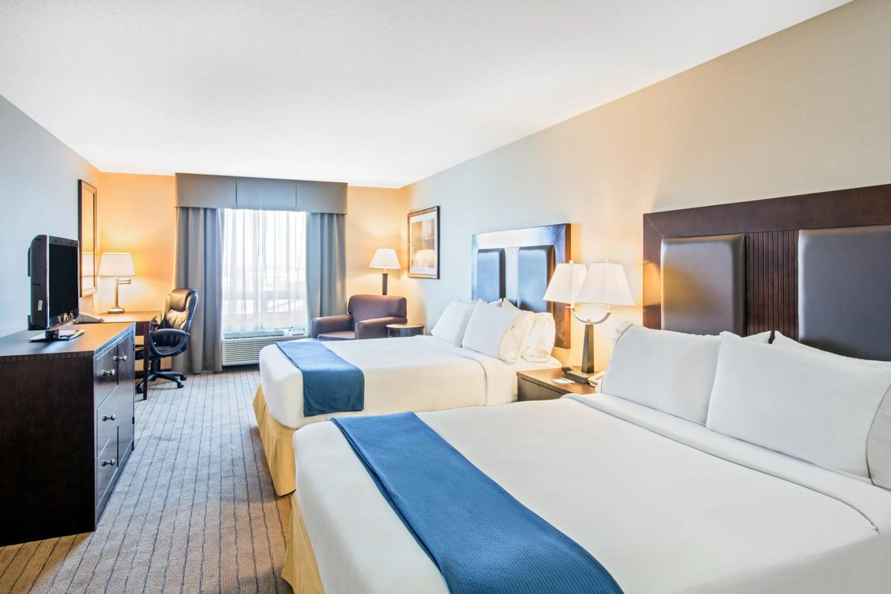 Photo of the whole room in Holiday Inn Express Hotel & Suites Prince Albert