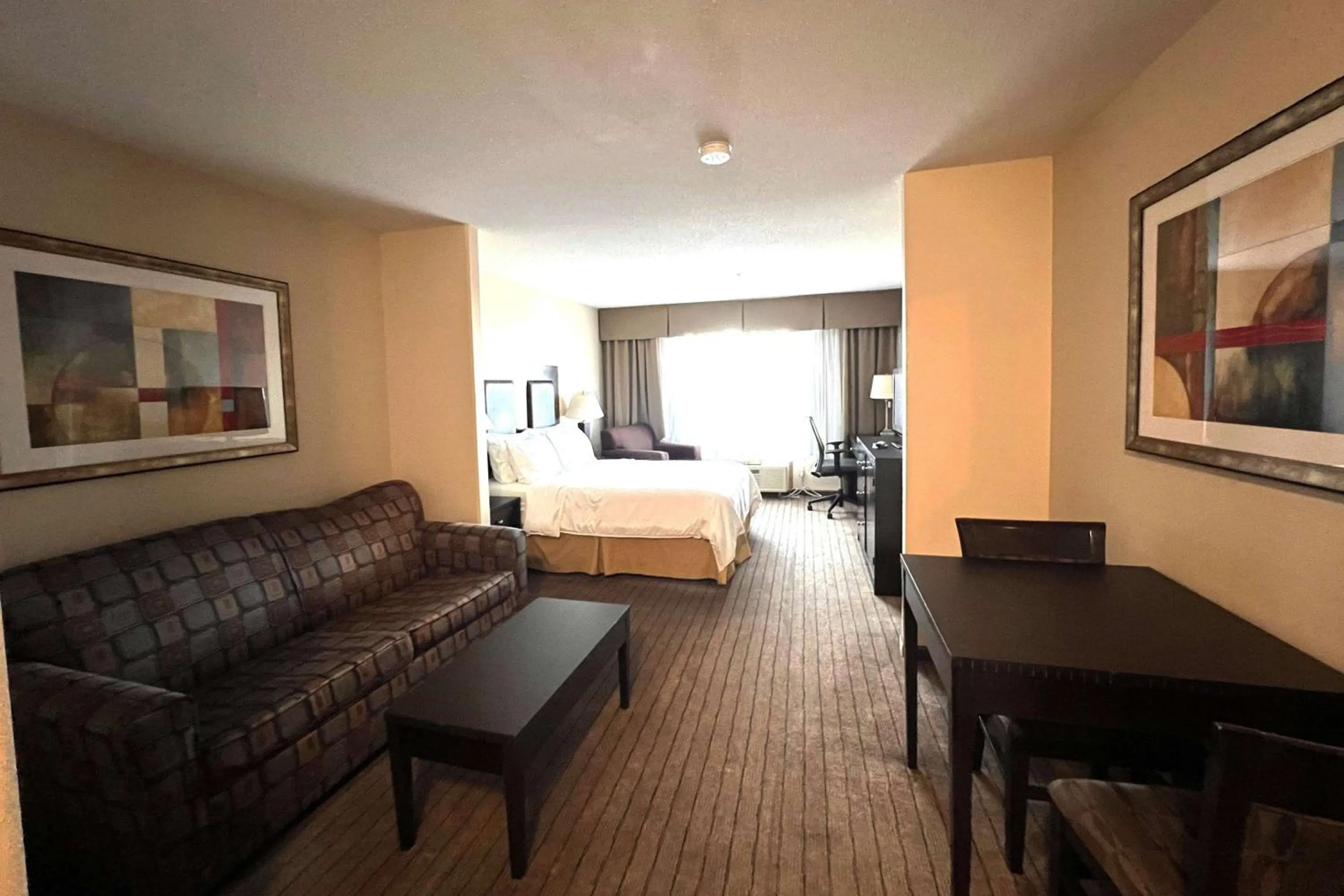 Photo of the whole room, Bed in Ramada by Wyndham Prince Albert