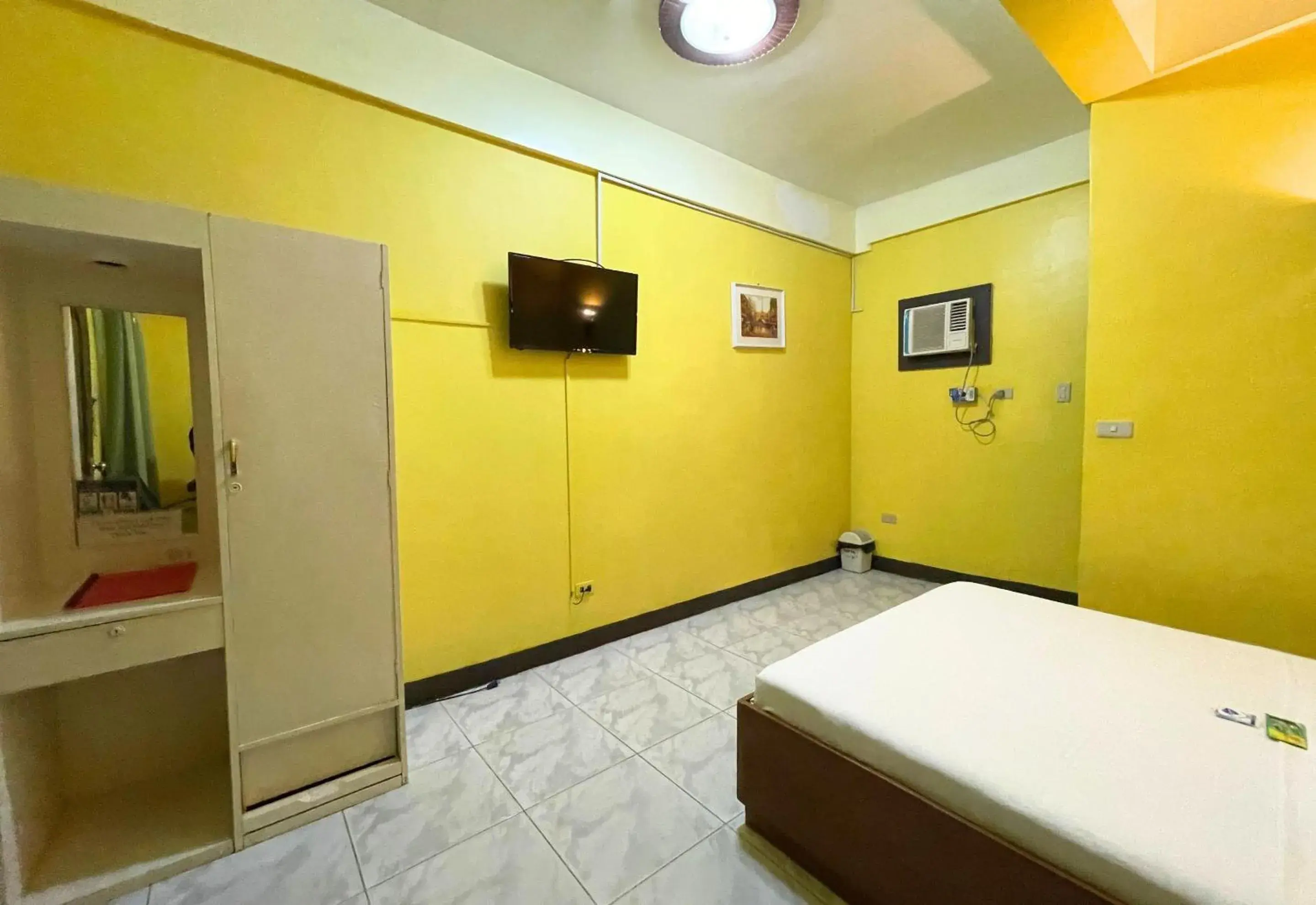 Bed in Simons Heritage Resort Puerto Galera Bed in Simons Heritage Resort Puerto Galera