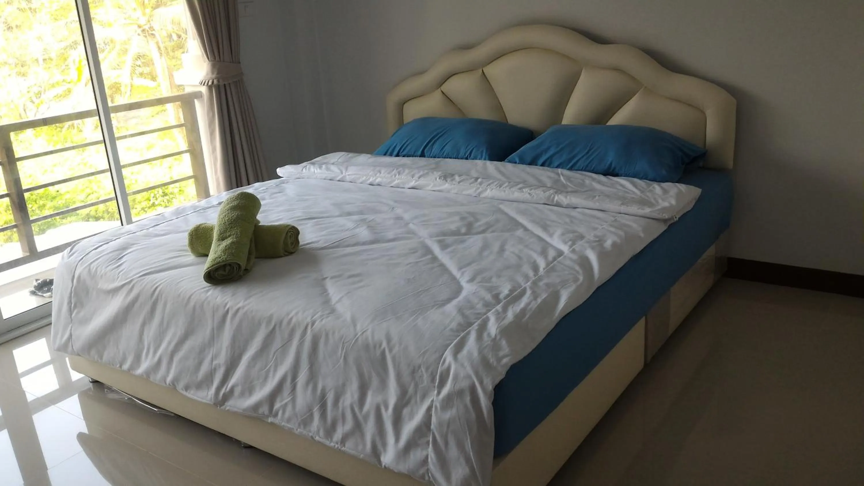 People, Bed in Aple Homestay