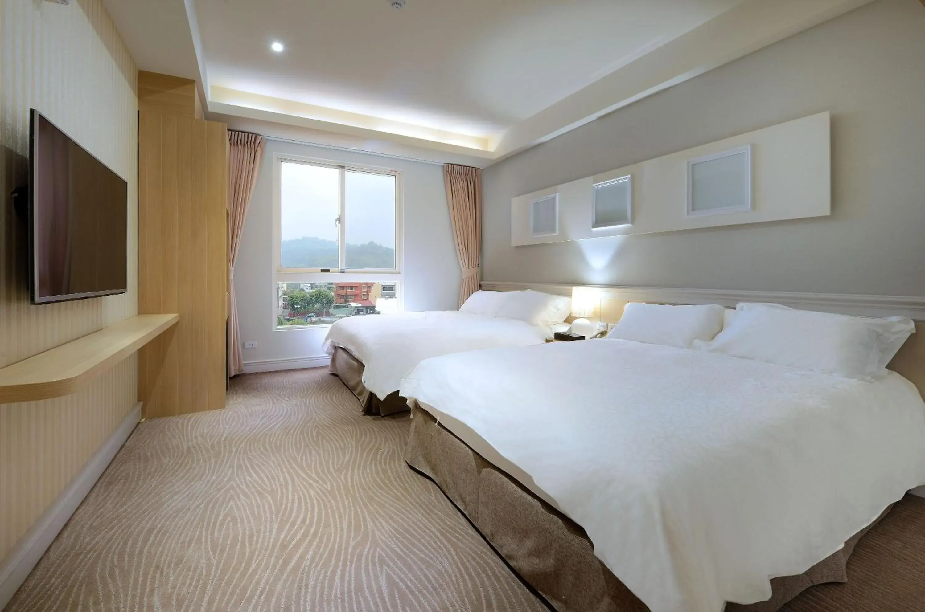 Photo of the whole room, Bed in Caffir Garden Hotel Photo of the whole room, Bed in Caffir Garden Hotel