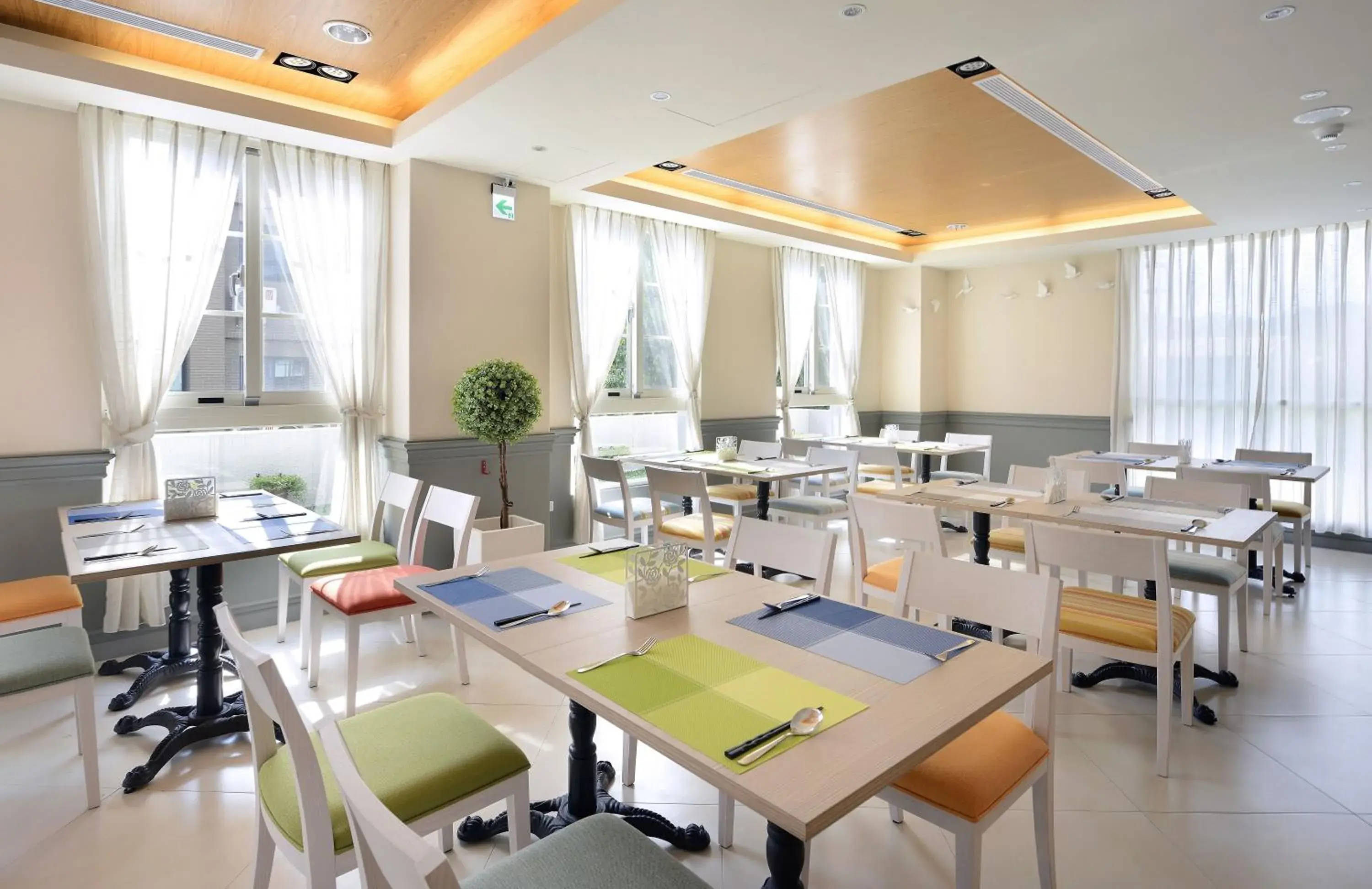 Restaurant/places to eat in Caffir Garden Hotel Restaurant/places to eat in Caffir Garden Hotel