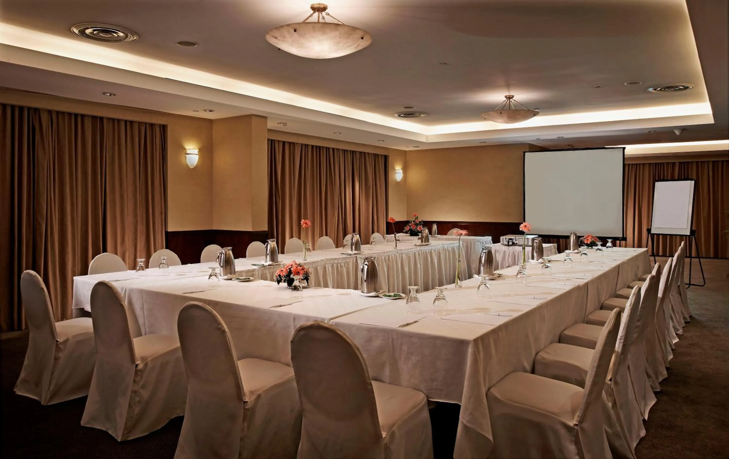 Business facilities in York Hotel