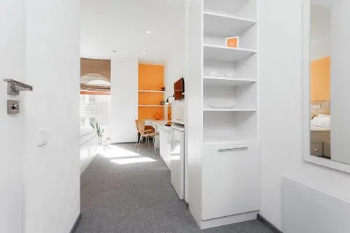 Orange Hotel