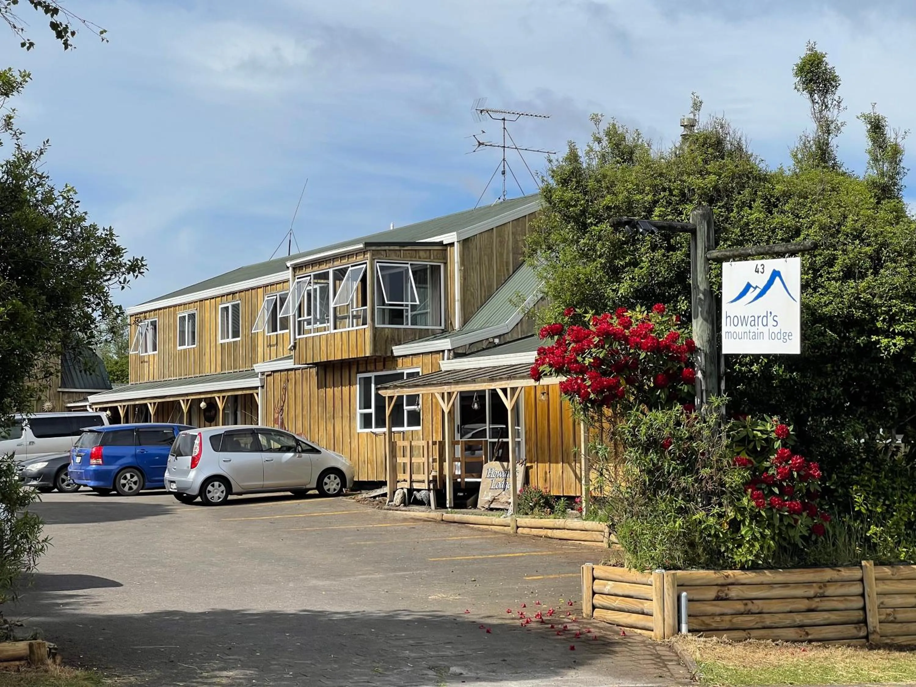 Property building in Howard's Mountain Lodge