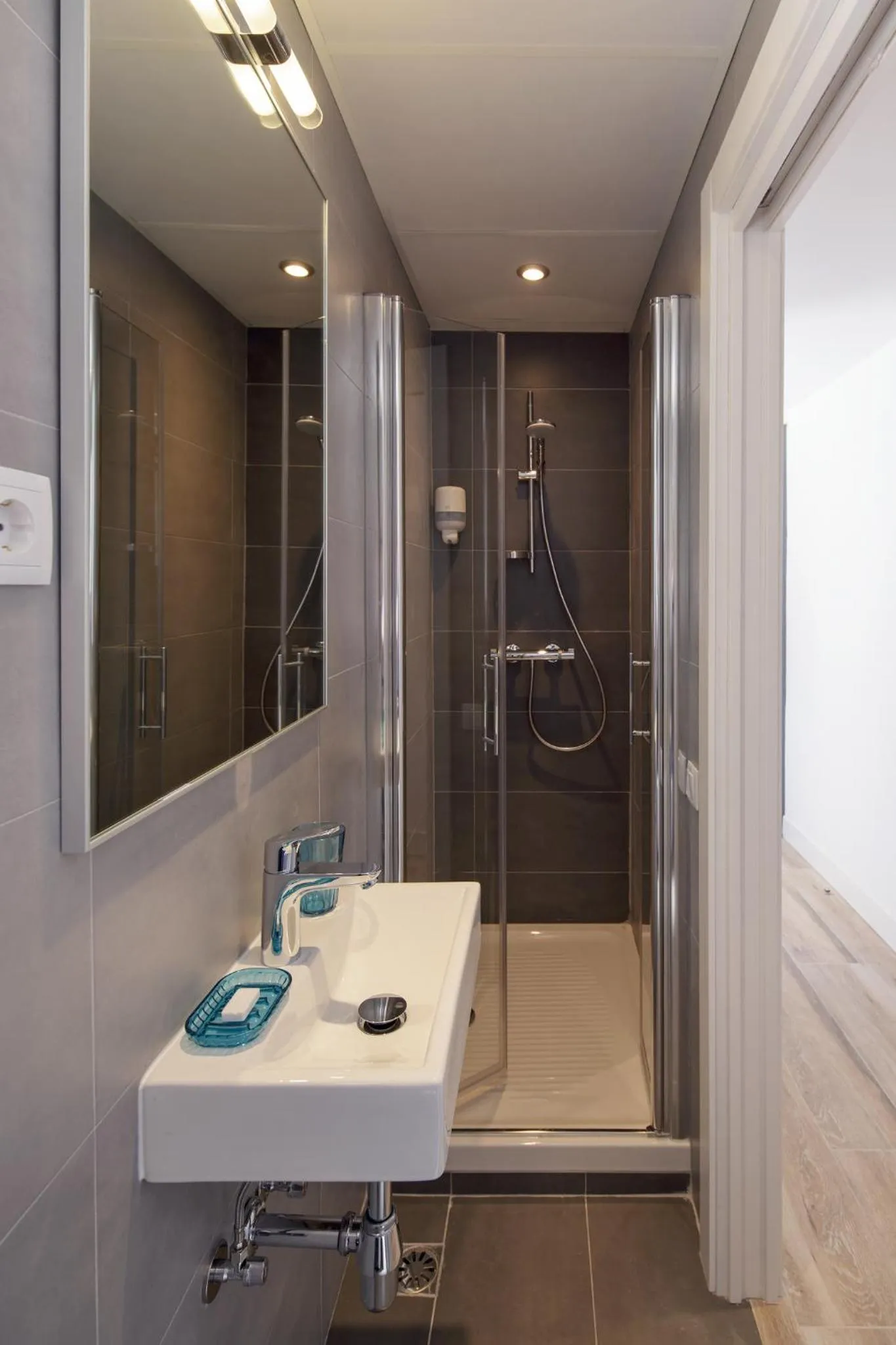 Shower in Hotel Sagrada Familia Apartments
