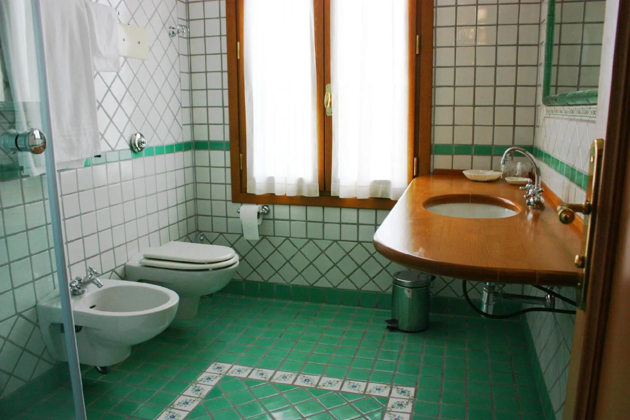 Toilet, Bathroom in Hotel La Torre