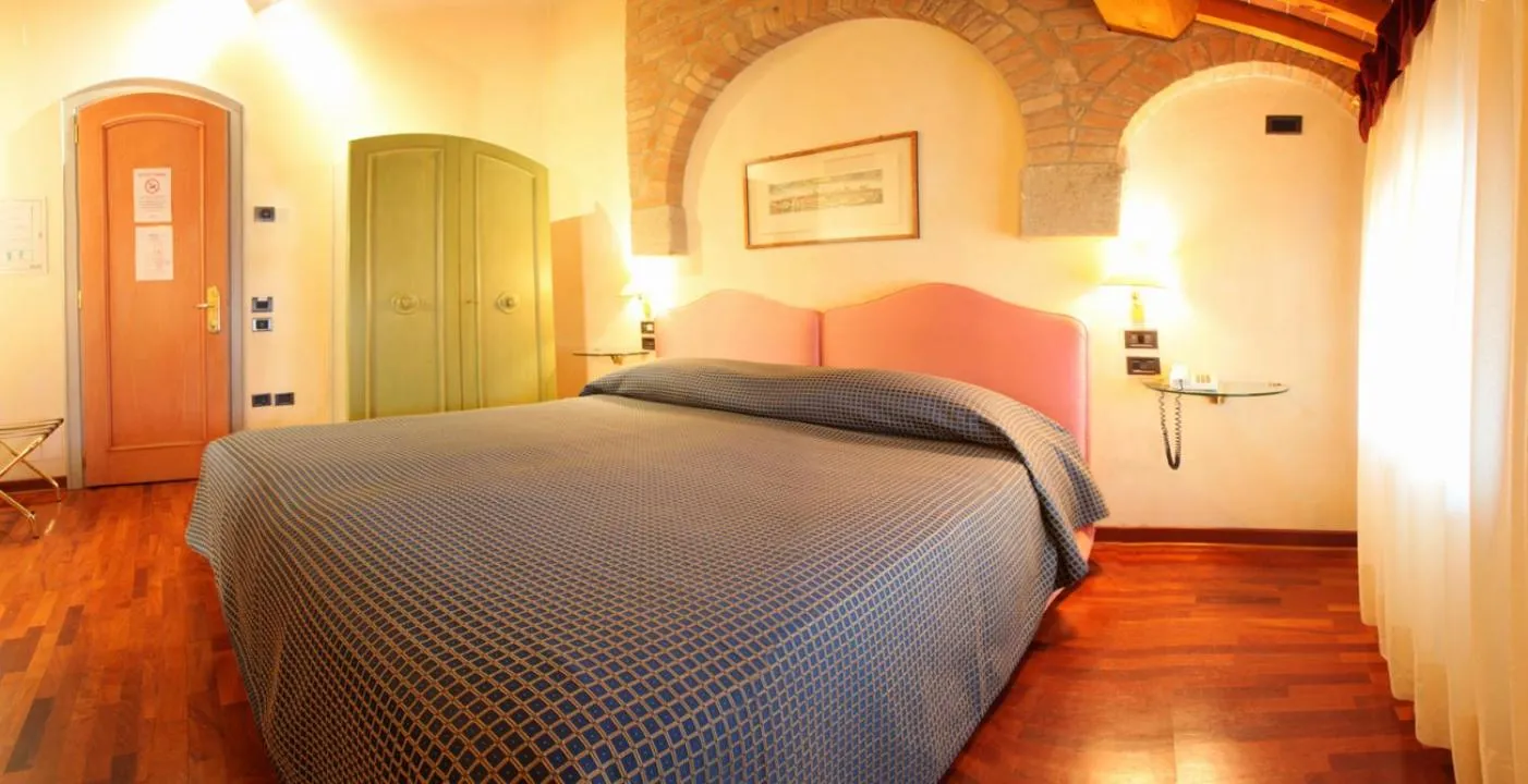 Bed in Hotel La Torre