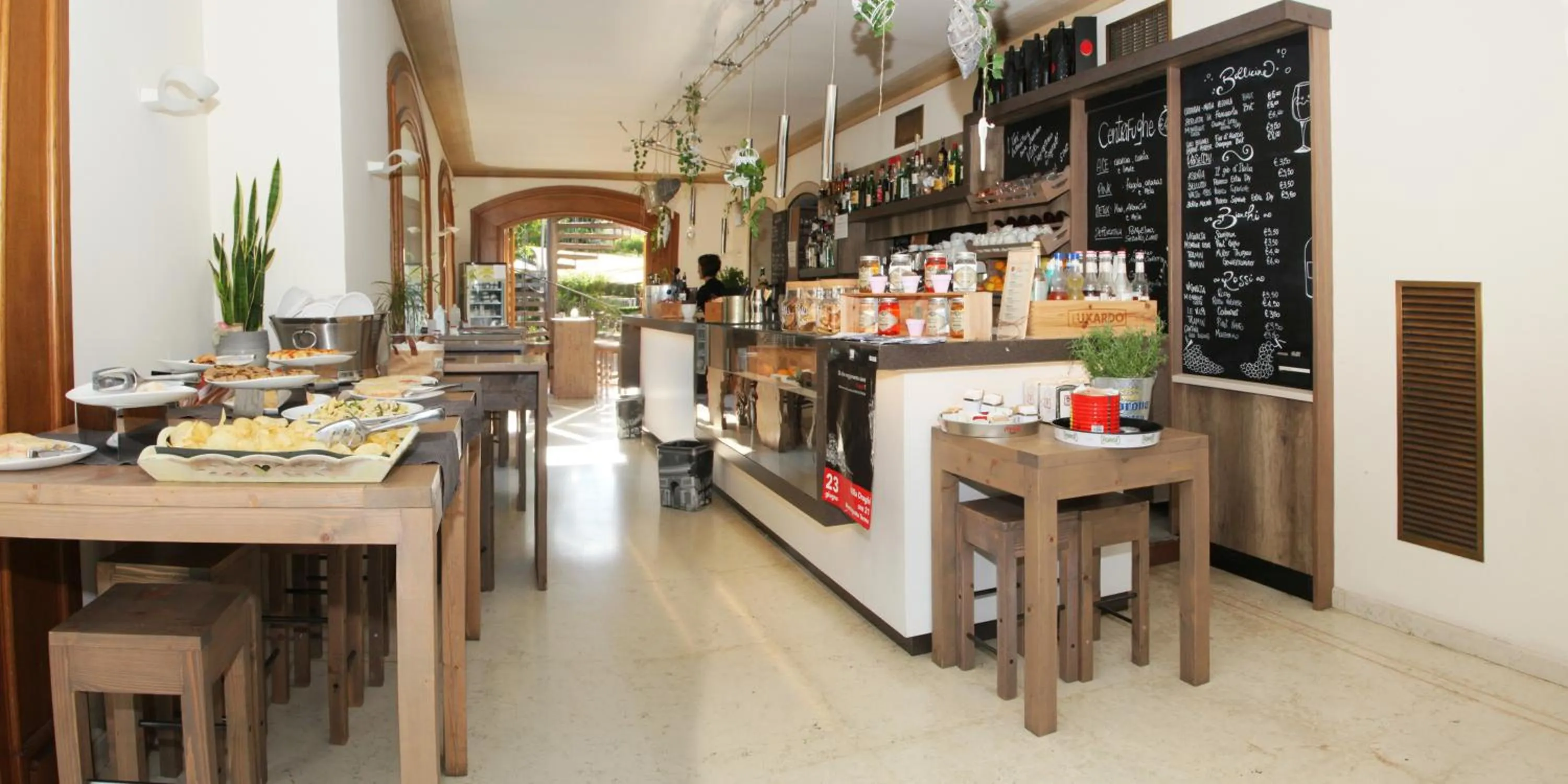 Lounge or bar, Restaurant/Places to Eat in Hotel La Torre