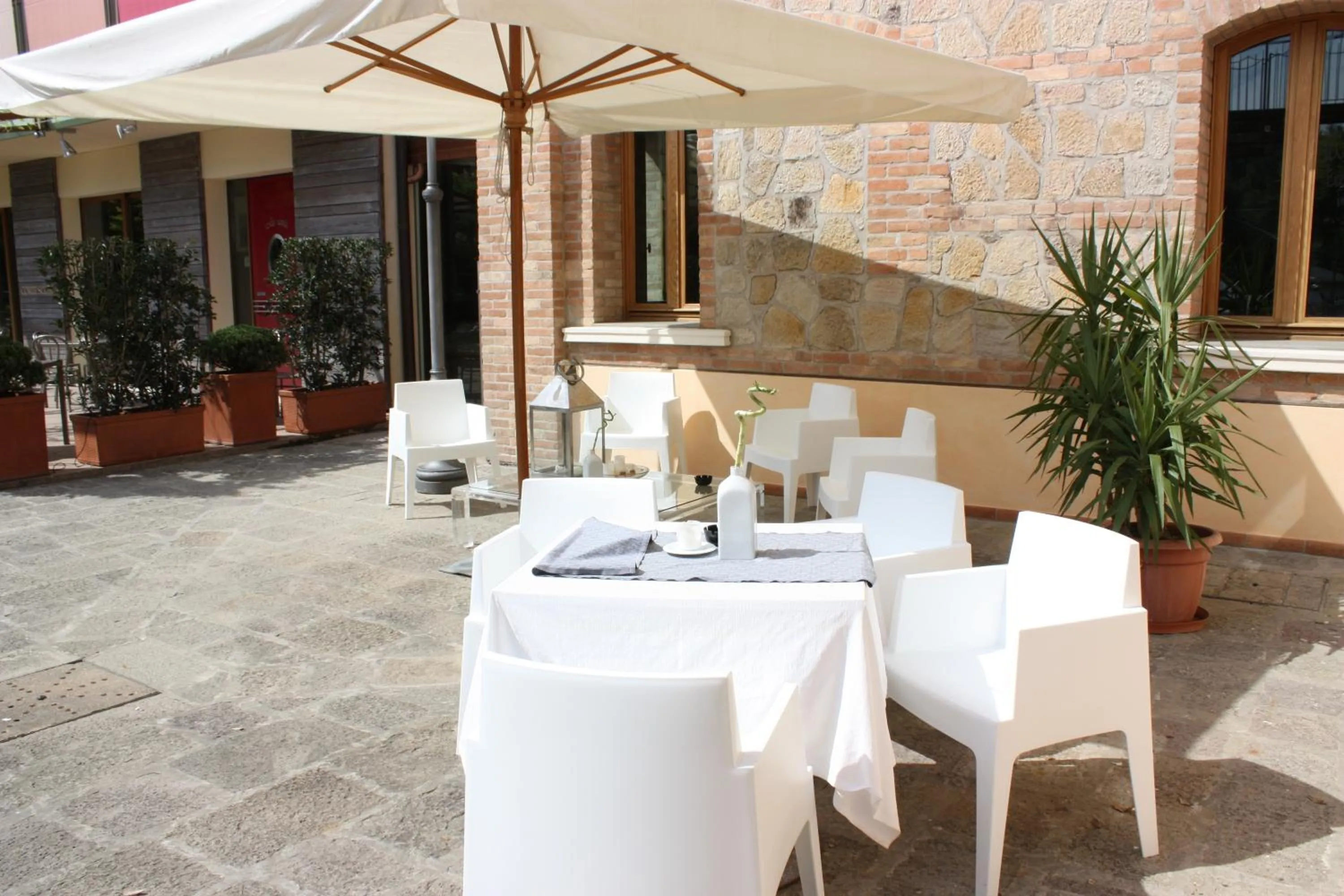 Patio, Restaurant/Places to Eat in Hotel La Torre