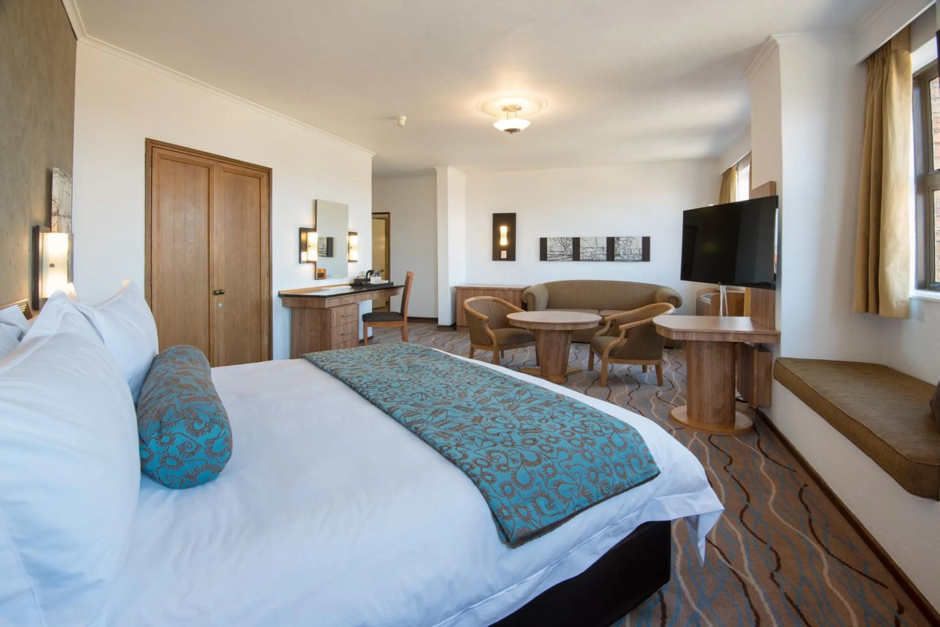 Bedroom, Bed in The Centurion Hotel