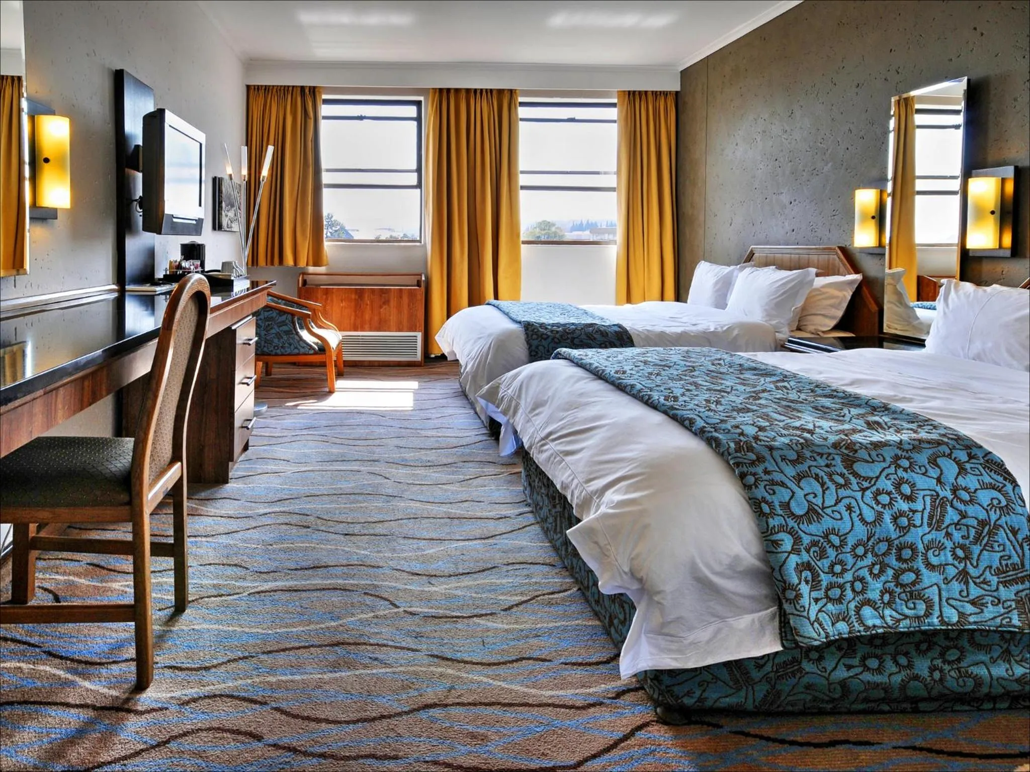 Photo of the whole room, Bed in The Centurion Hotel