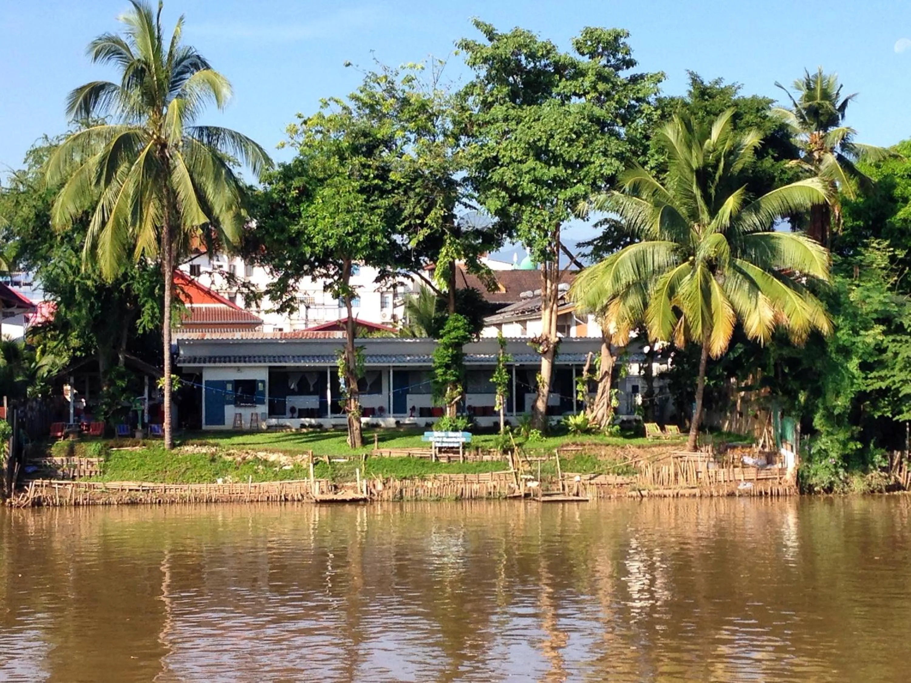 Property building in Ban Narai River Guesthouse