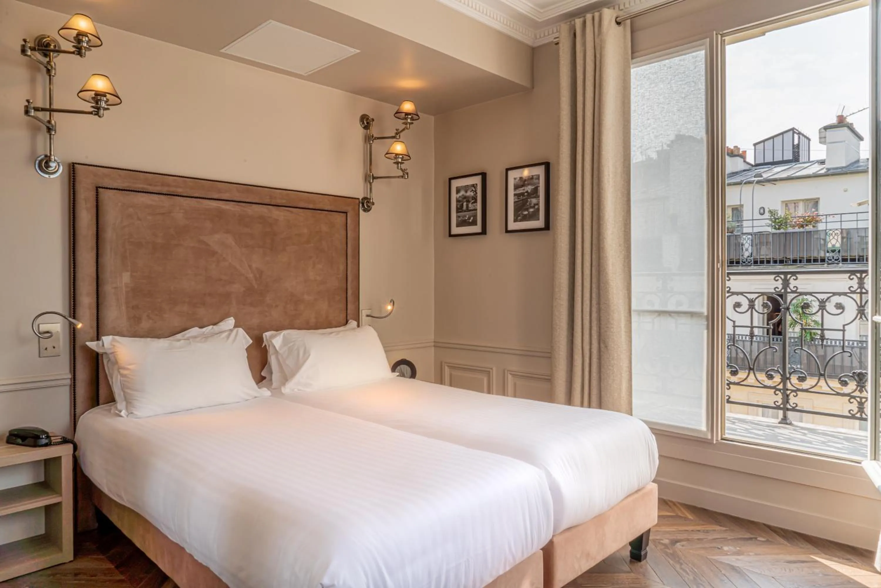Bedroom, Bed in Hôtel Perreyve - Jardin du Luxembourg