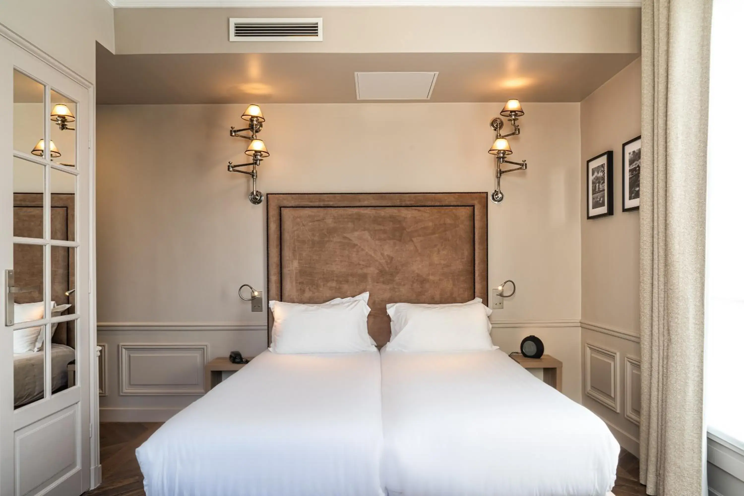 Bedroom, Bed in Hôtel Perreyve - Jardin du Luxembourg Bedroom, Bed in Hôtel Perreyve - Jardin du Luxembourg