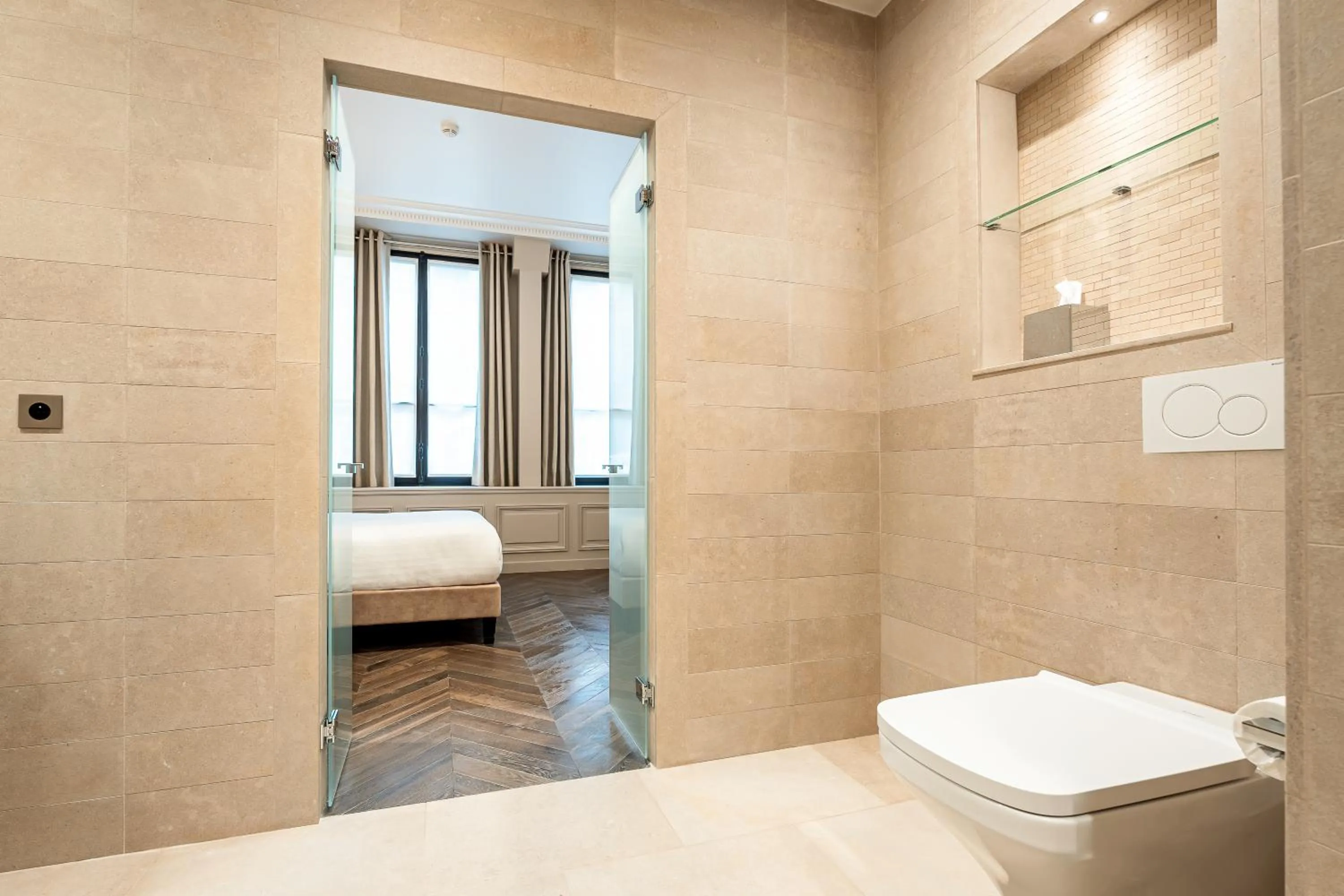 Toilet, Bed in Hôtel Perreyve - Jardin du Luxembourg