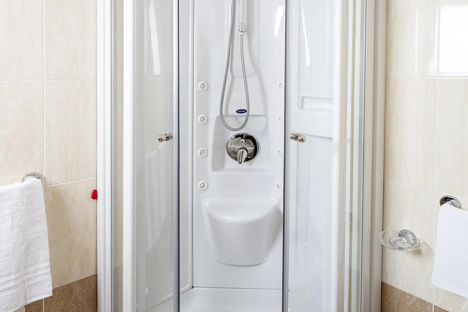 Shower in Hotel Bixio