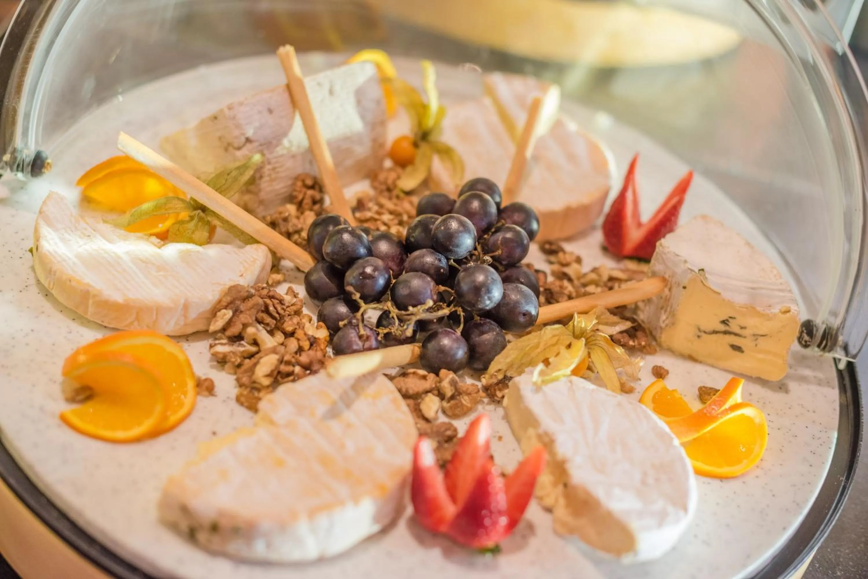 Buffet breakfast in Hotel Almschlössl & Schrotteralm