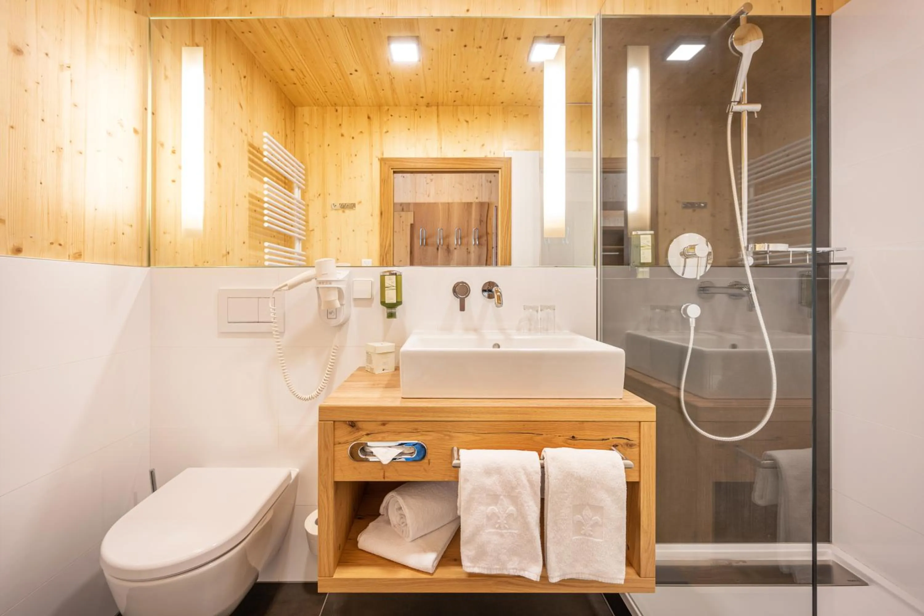 Bathroom in Hotel Almschlössl & Schrotteralm