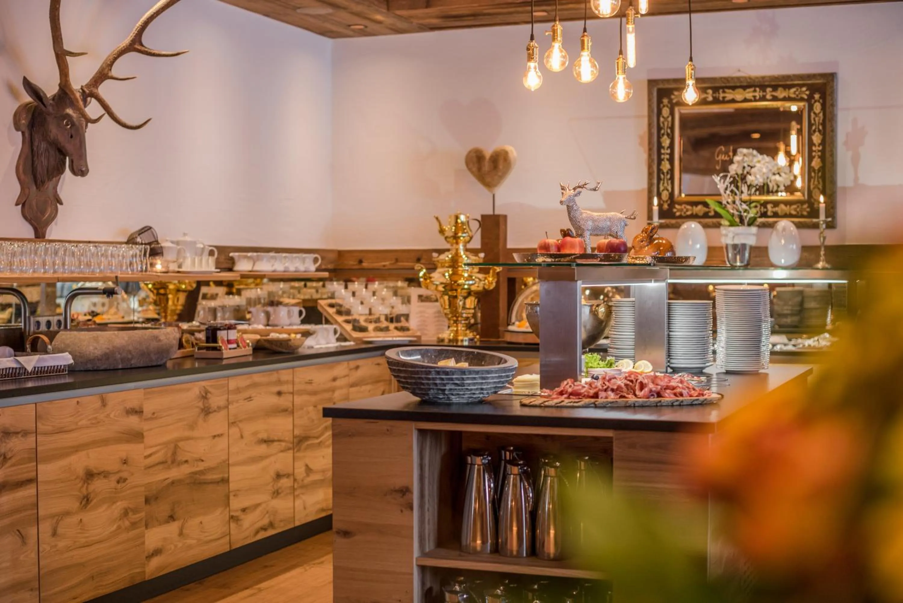 Breakfast in Hotel Almschlössl & Schrotteralm