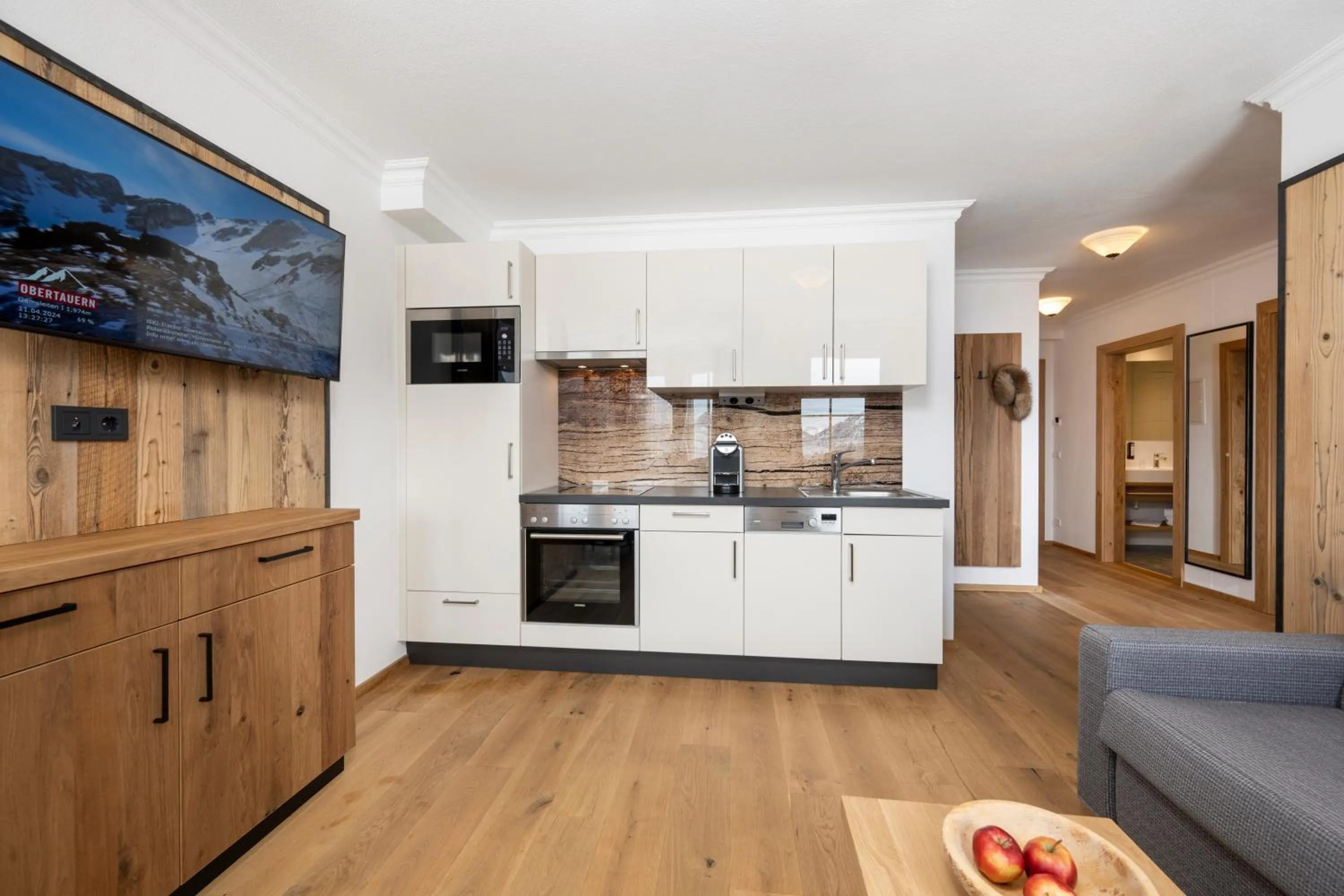 Kitchen or kitchenette in Hotel Almschlössl & Schrotteralm