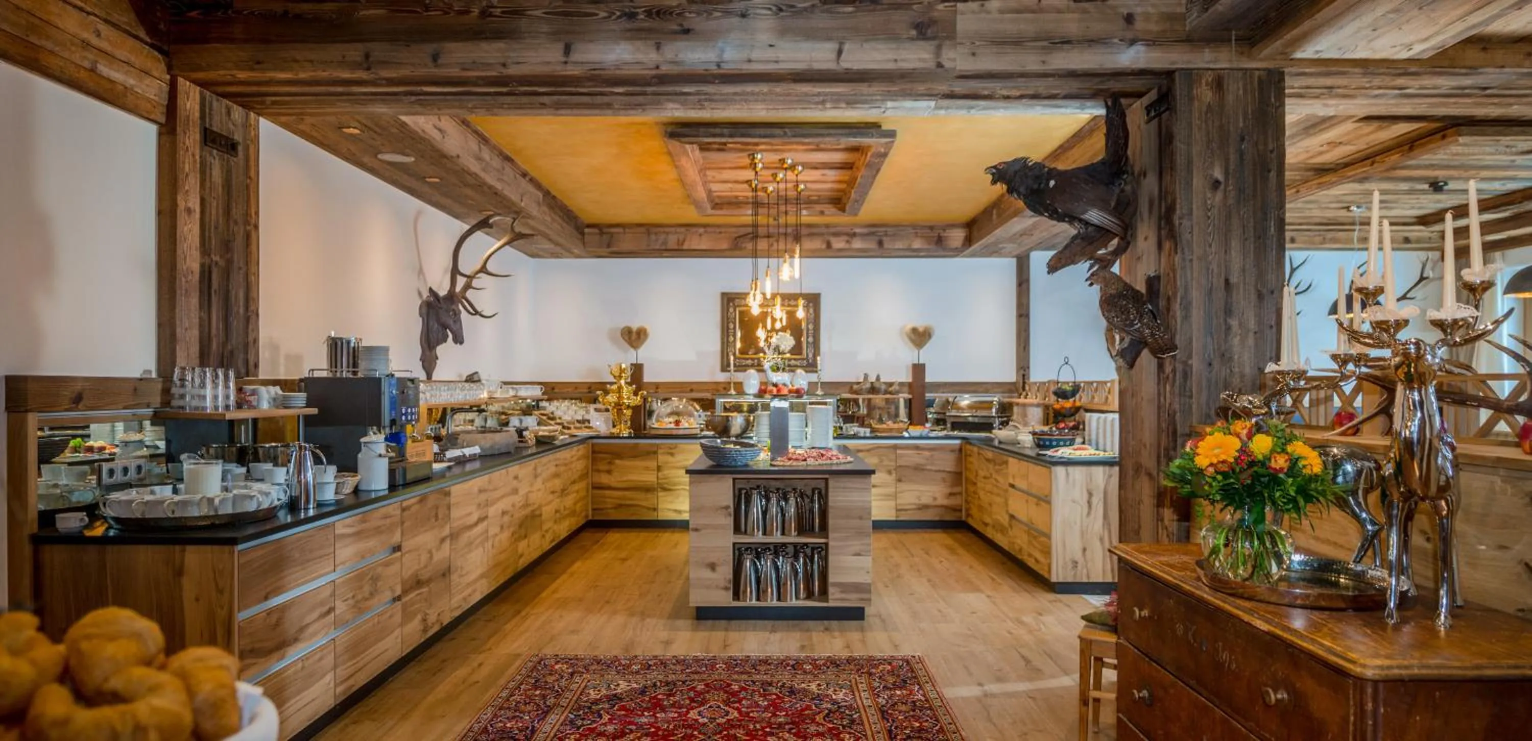 Breakfast in Hotel Almschlössl & Schrotteralm