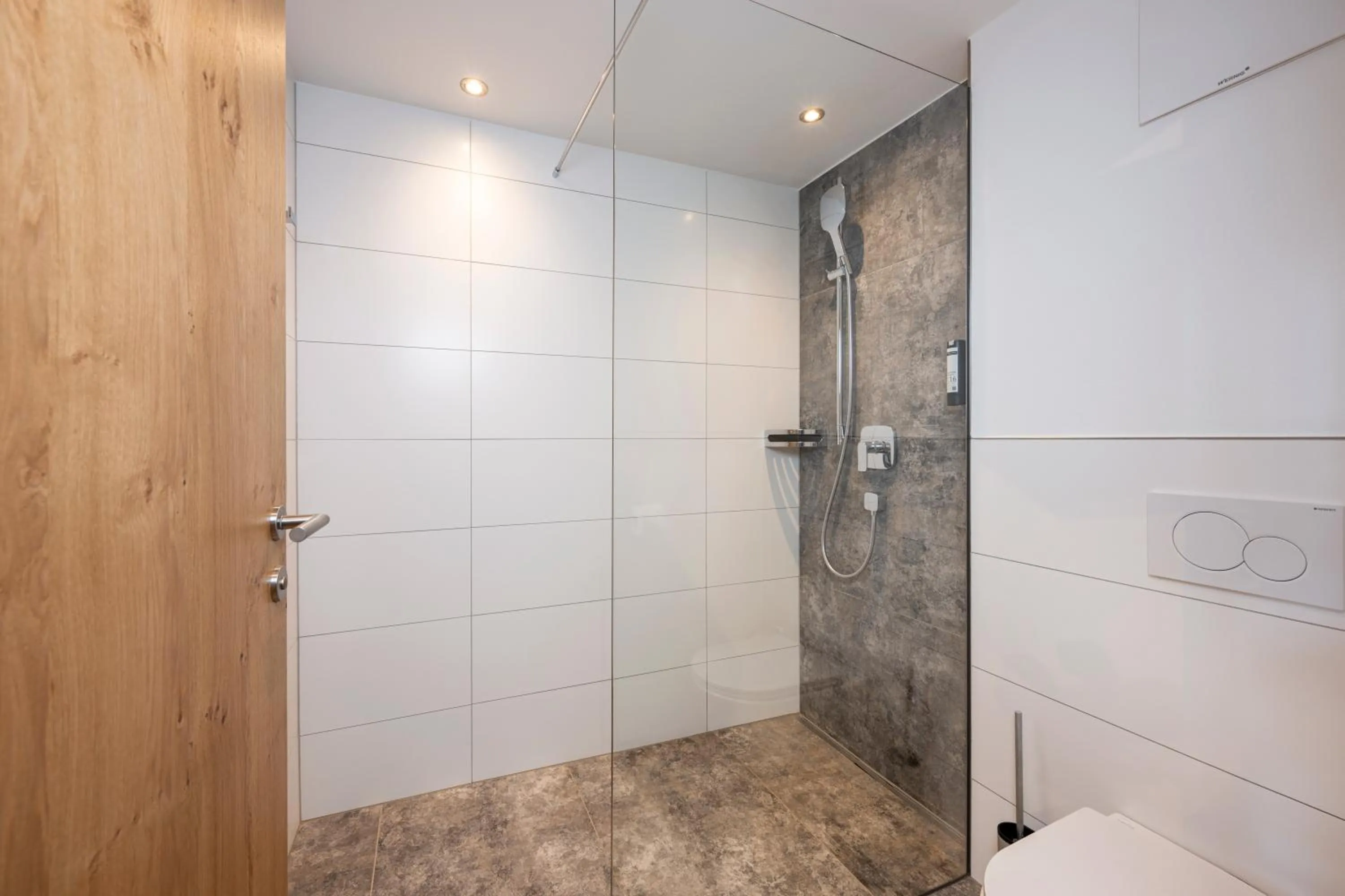 Shower in Hotel Almschlössl & Schrotteralm