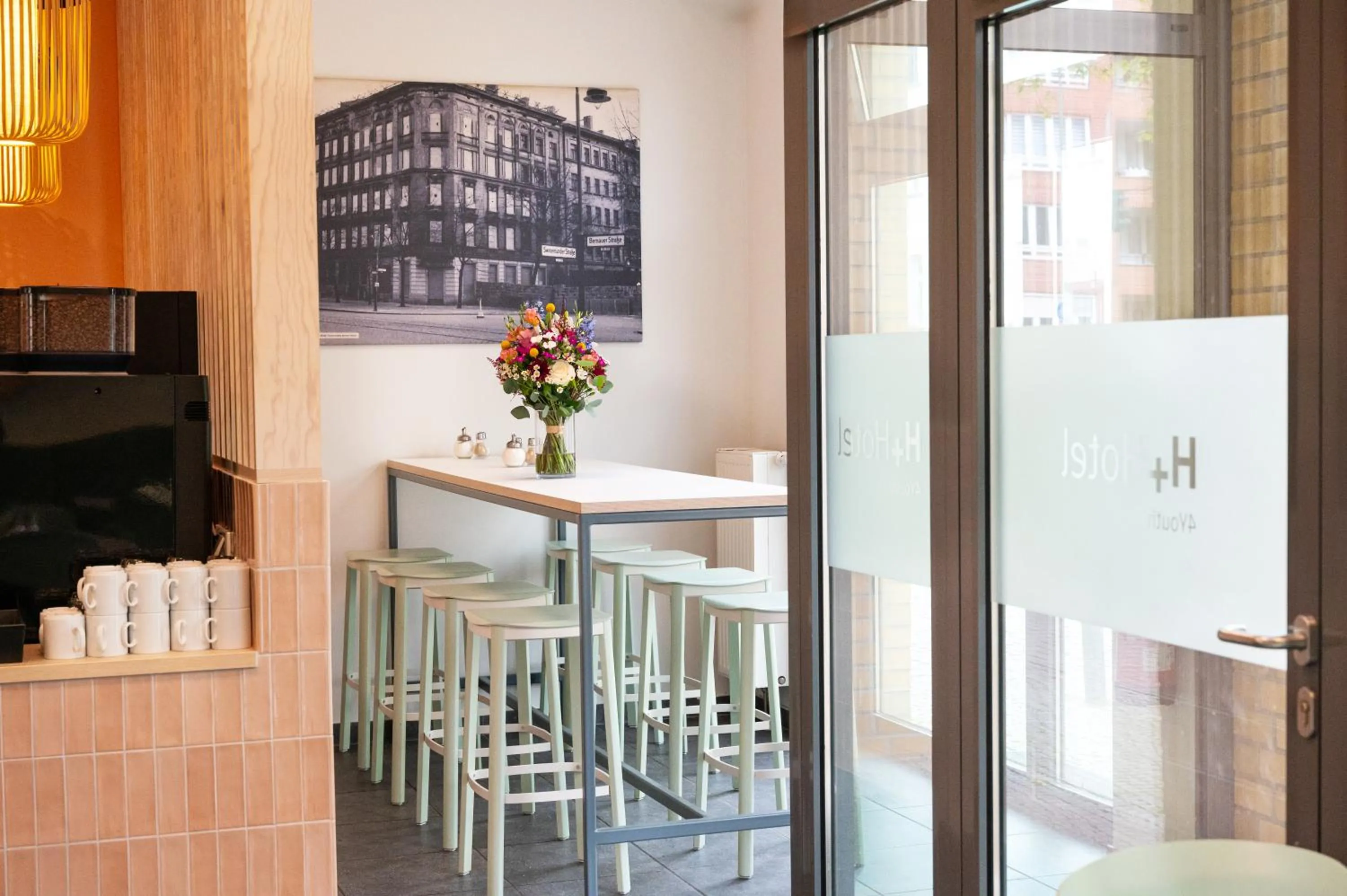 Breakfast in H+ Hotel 4Youth