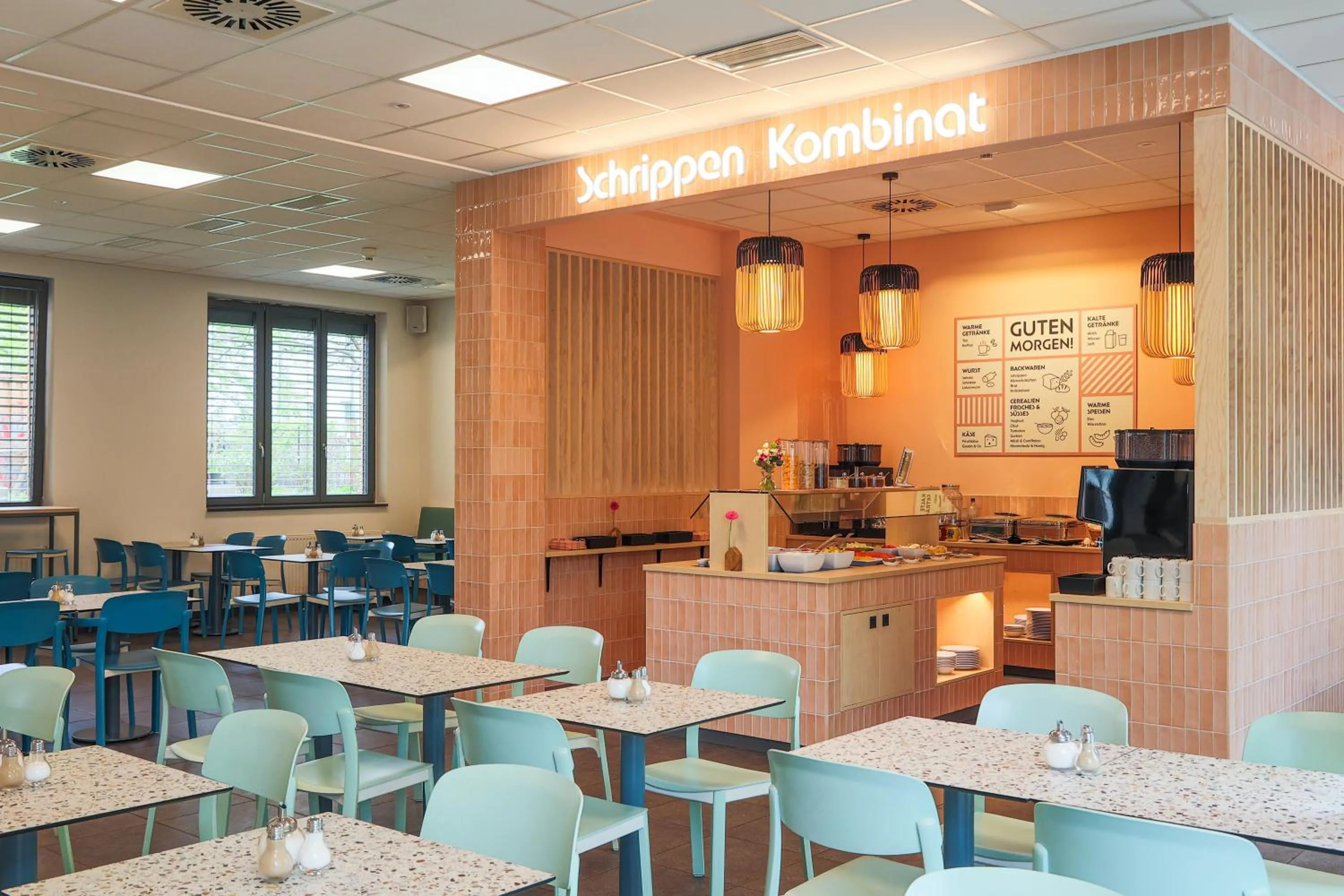 Buffet breakfast in H+ Hotel 4Youth