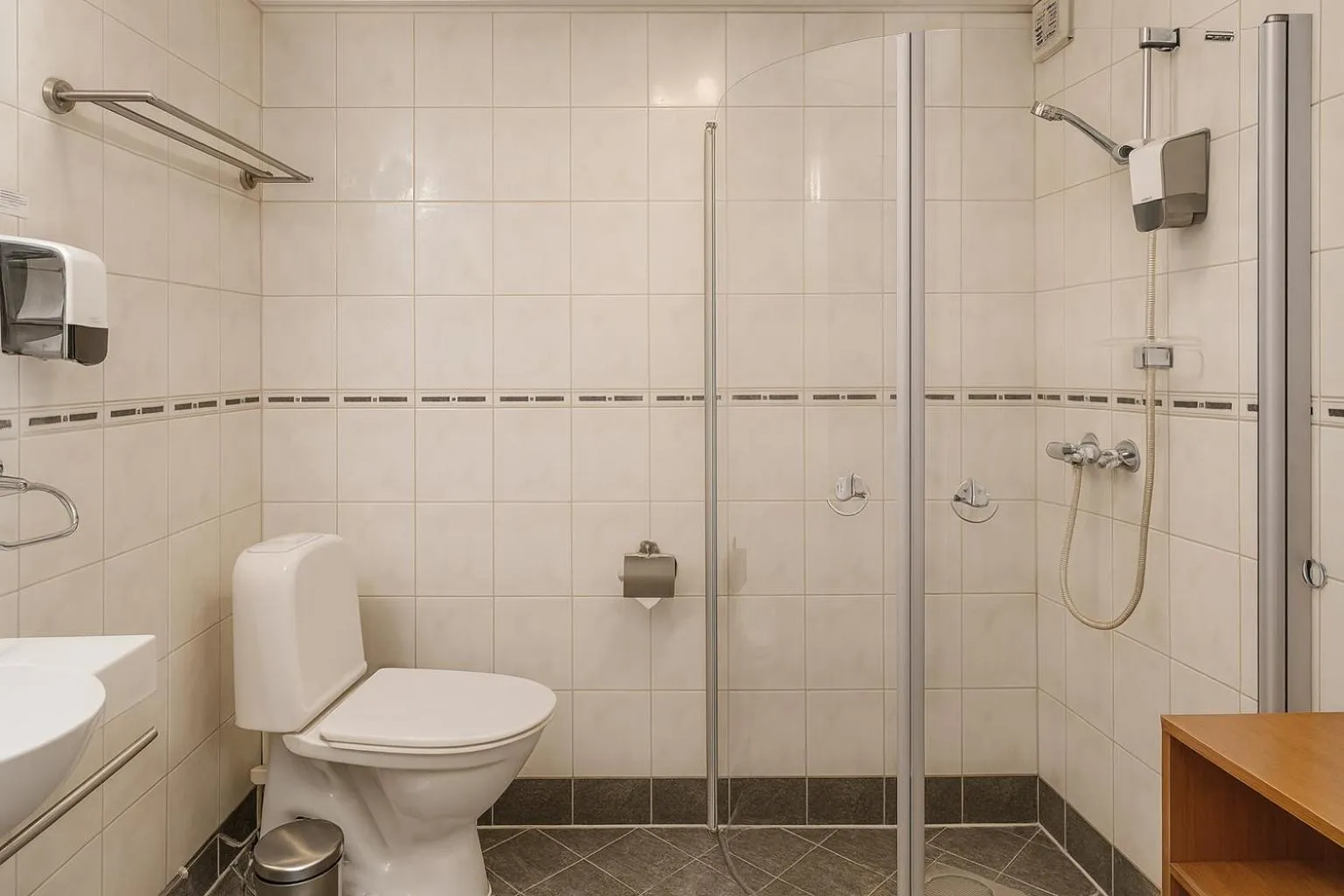 Shower in Enter Viking Hotel