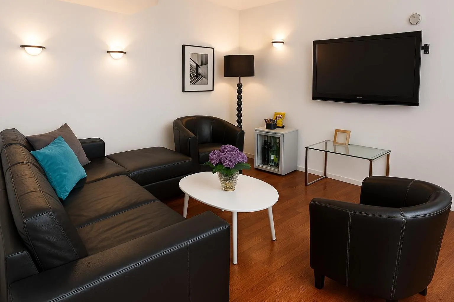 Communal lounge/ TV room in Enter Viking Hotel