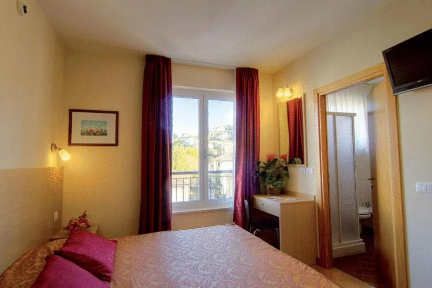 Photo of the whole room, Bed in Hotel Granducato