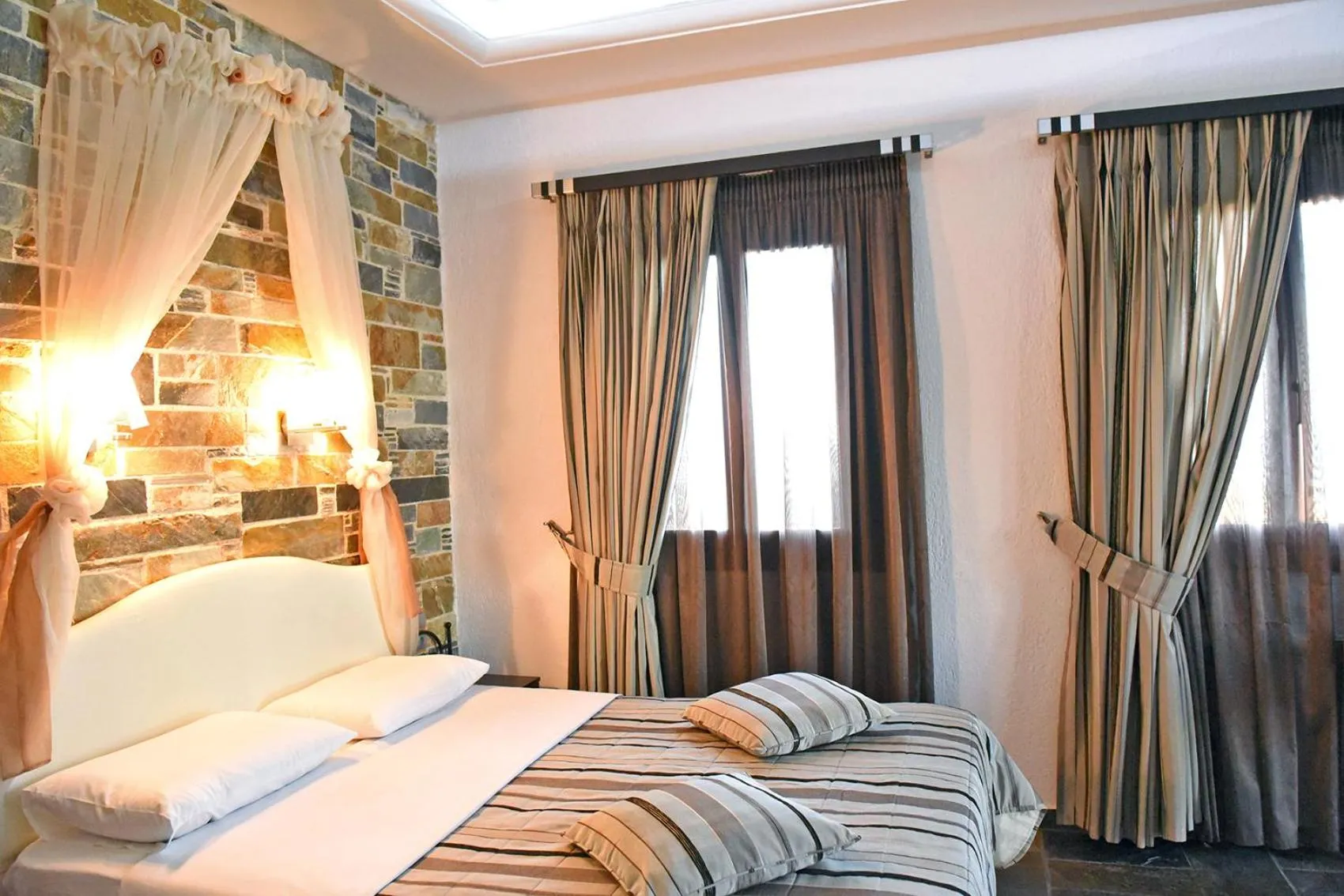 Photo of the whole room, Bed in Aegean Wave - Faros