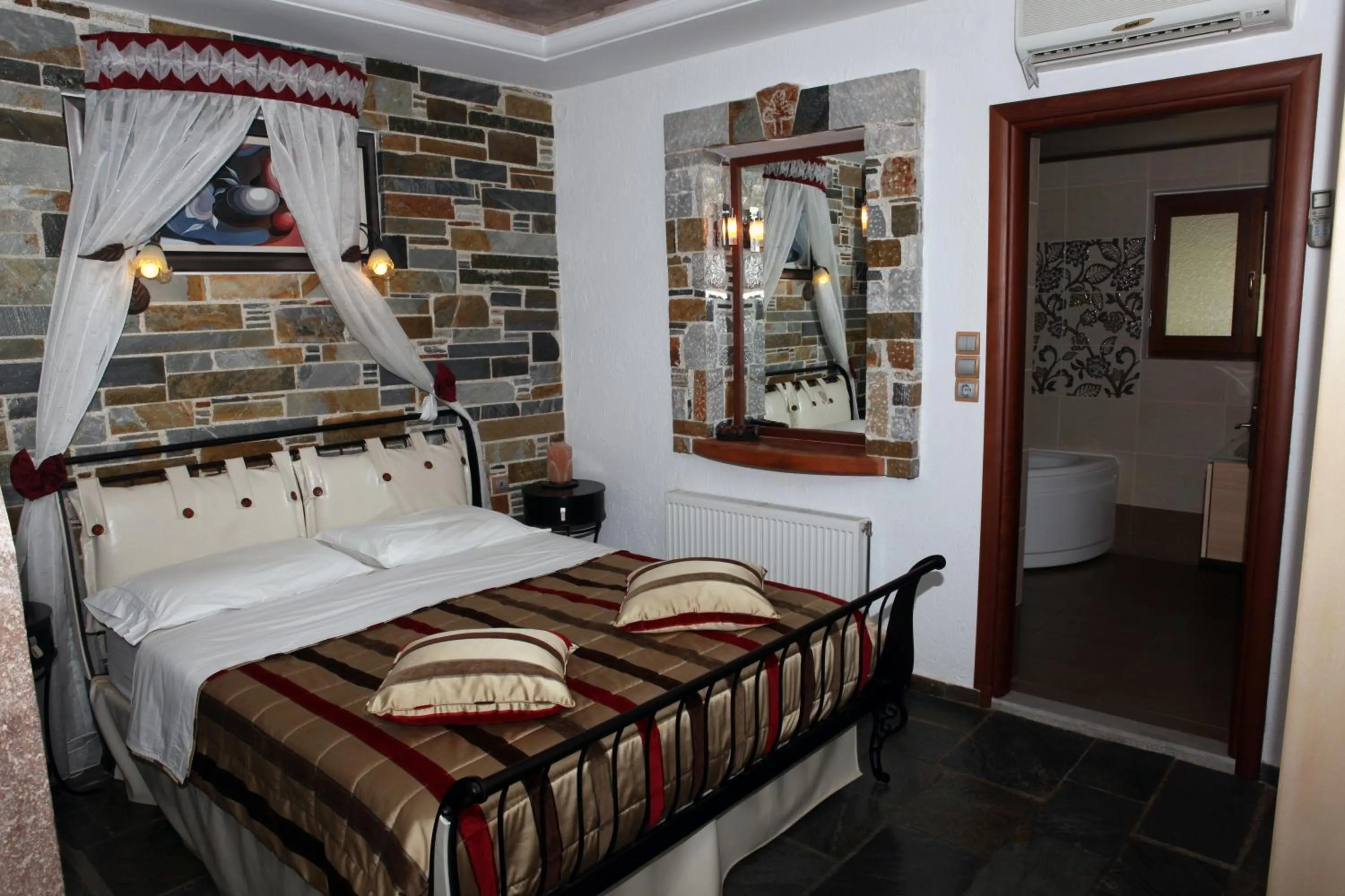 Photo of the whole room, Bed in Aegean Wave - Faros