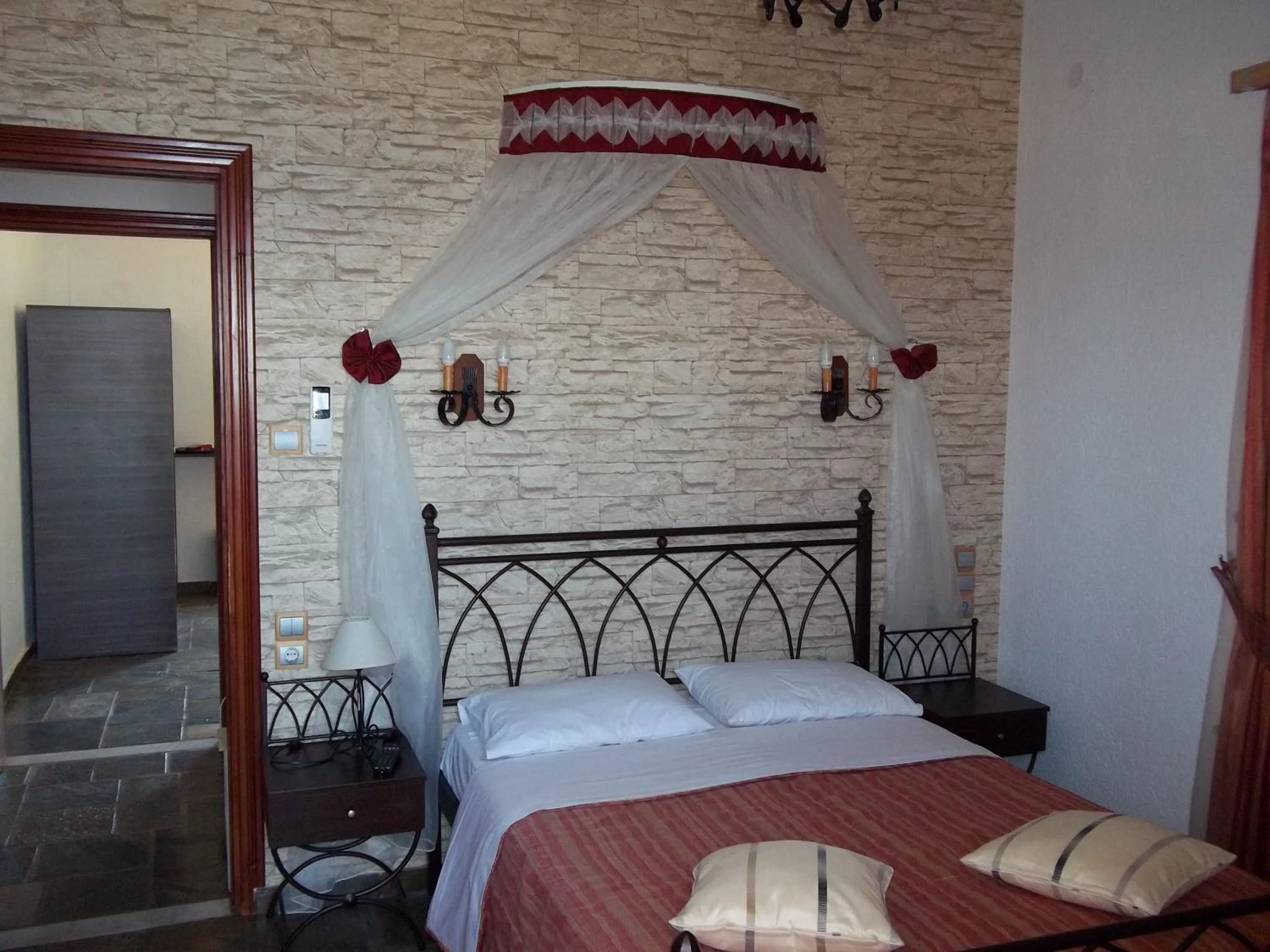 Bed in Aegean Wave - Faros